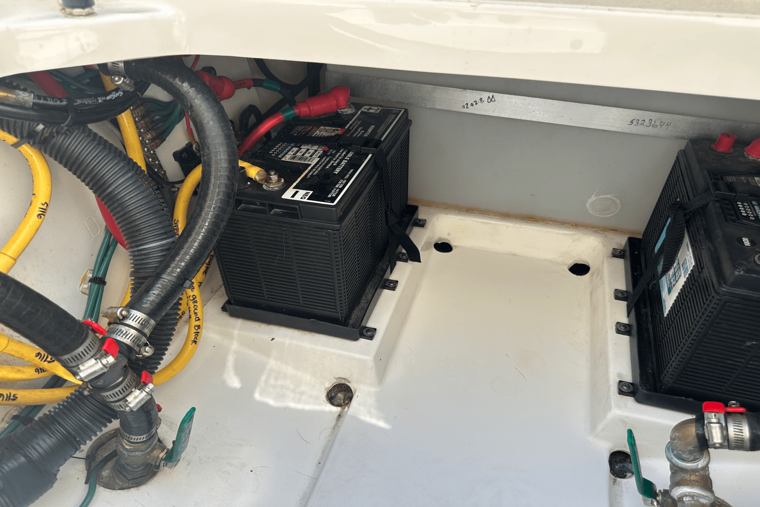 2021 Pursuit DC 266 Image Thumbnail #30