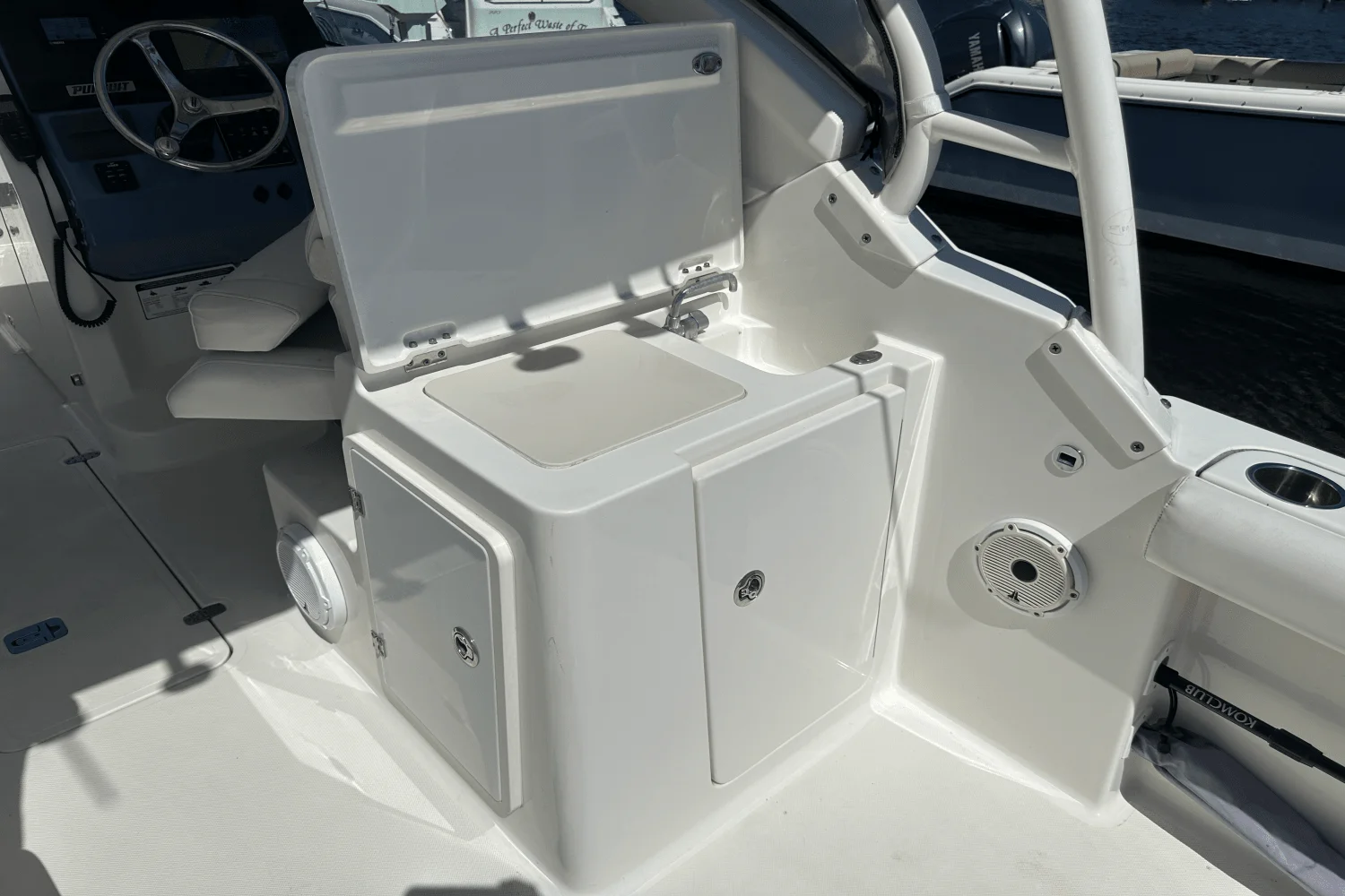 2021 Pursuit DC 266 Image Thumbnail #7