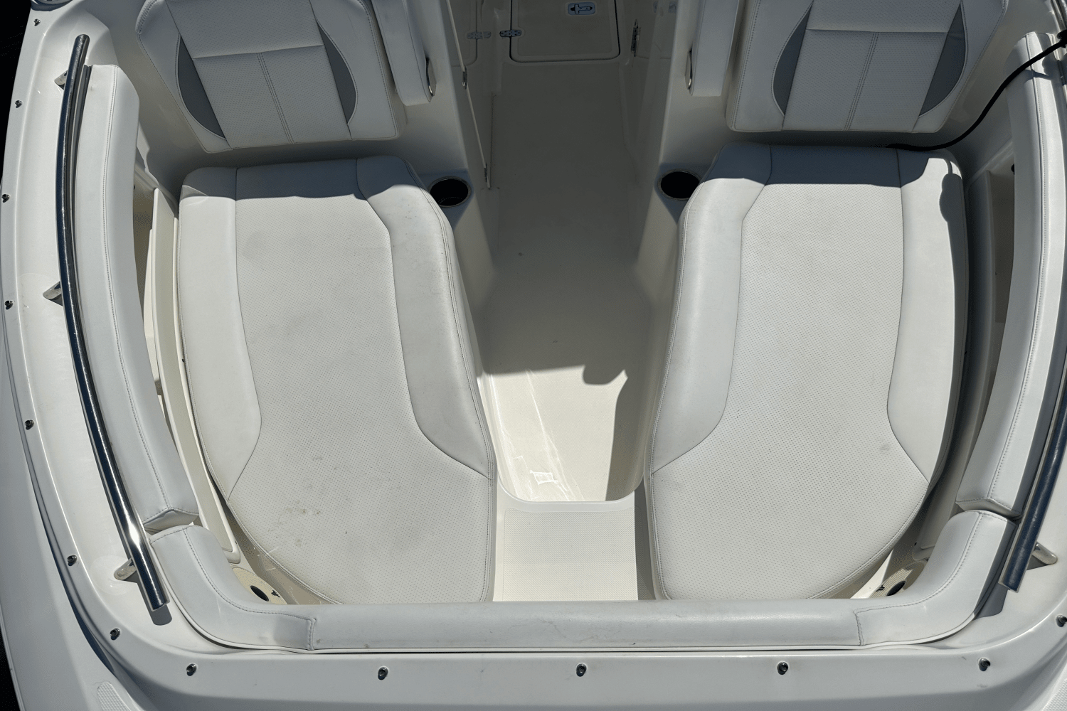 2021 Pursuit DC 266 Image Thumbnail #16