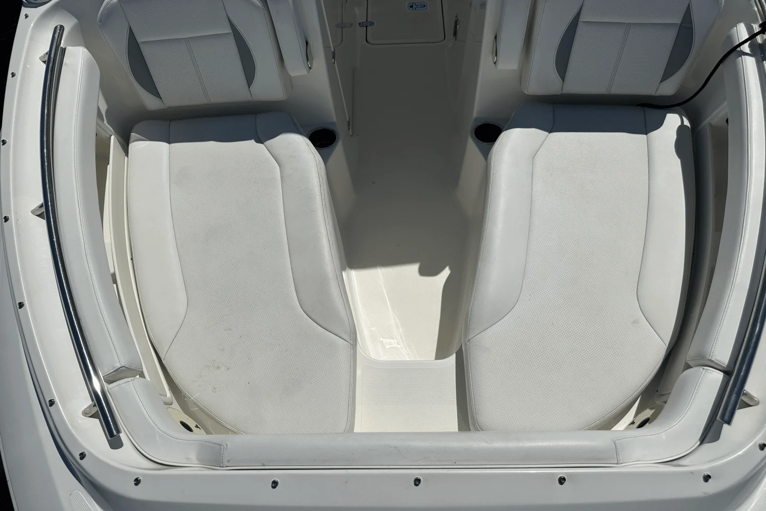 2021 Pursuit DC 266 Image Thumbnail #16