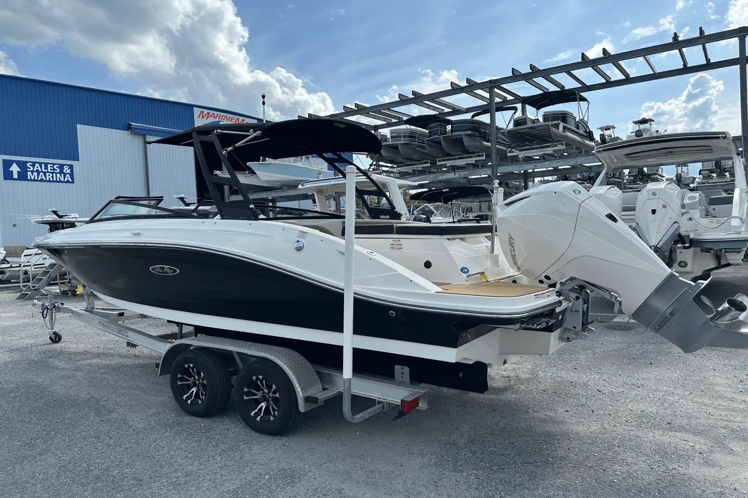 2022 Sea Ray 230 SPX-OB Image Thumbnail #2