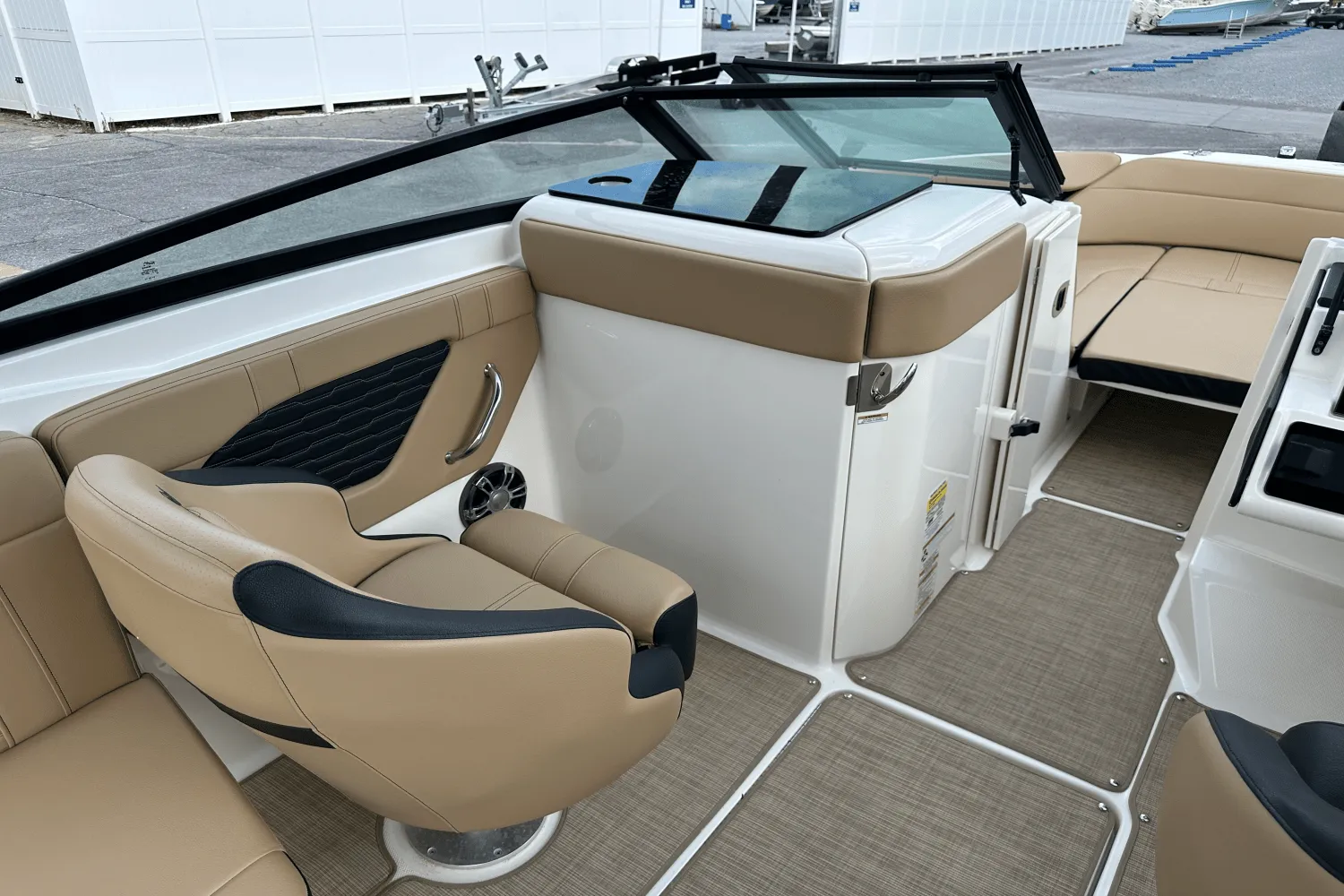 2022 Sea Ray 230 SPX-OB Image Thumbnail #23