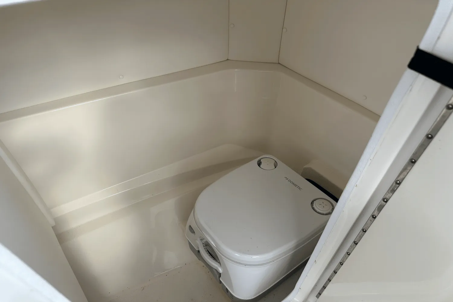2022 Sea Ray 230 SPX-OB Image Thumbnail #35
