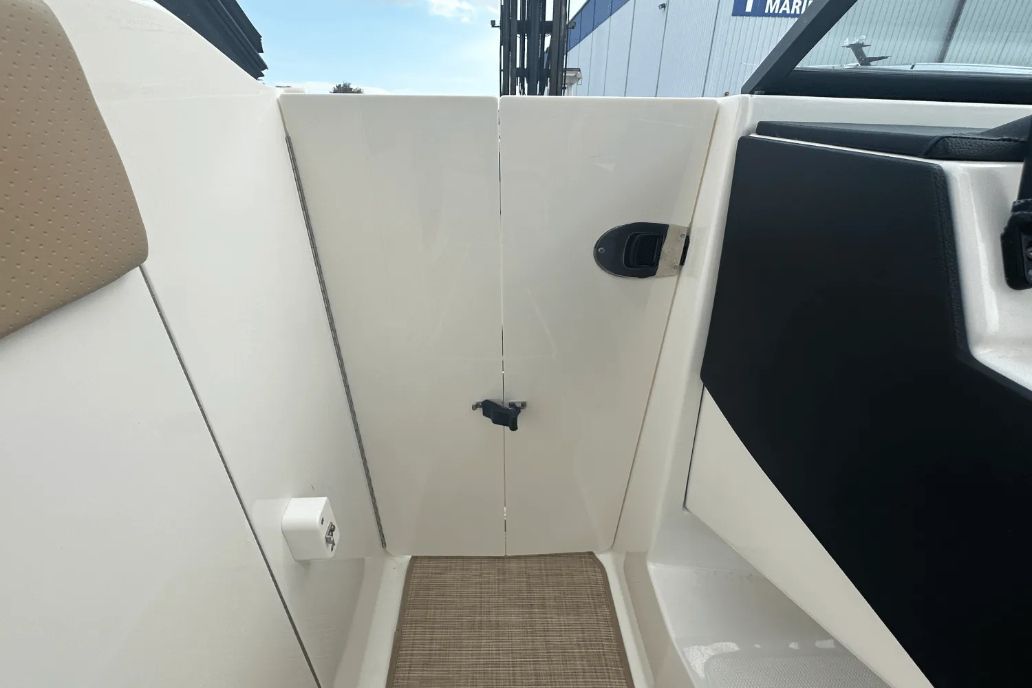 2022 Sea Ray 230 SPX-OB Image Thumbnail #31