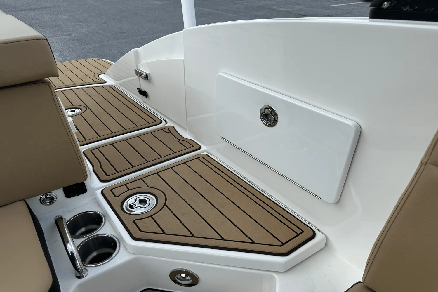 2022 Sea Ray 230 SPX-OB Image Thumbnail #32