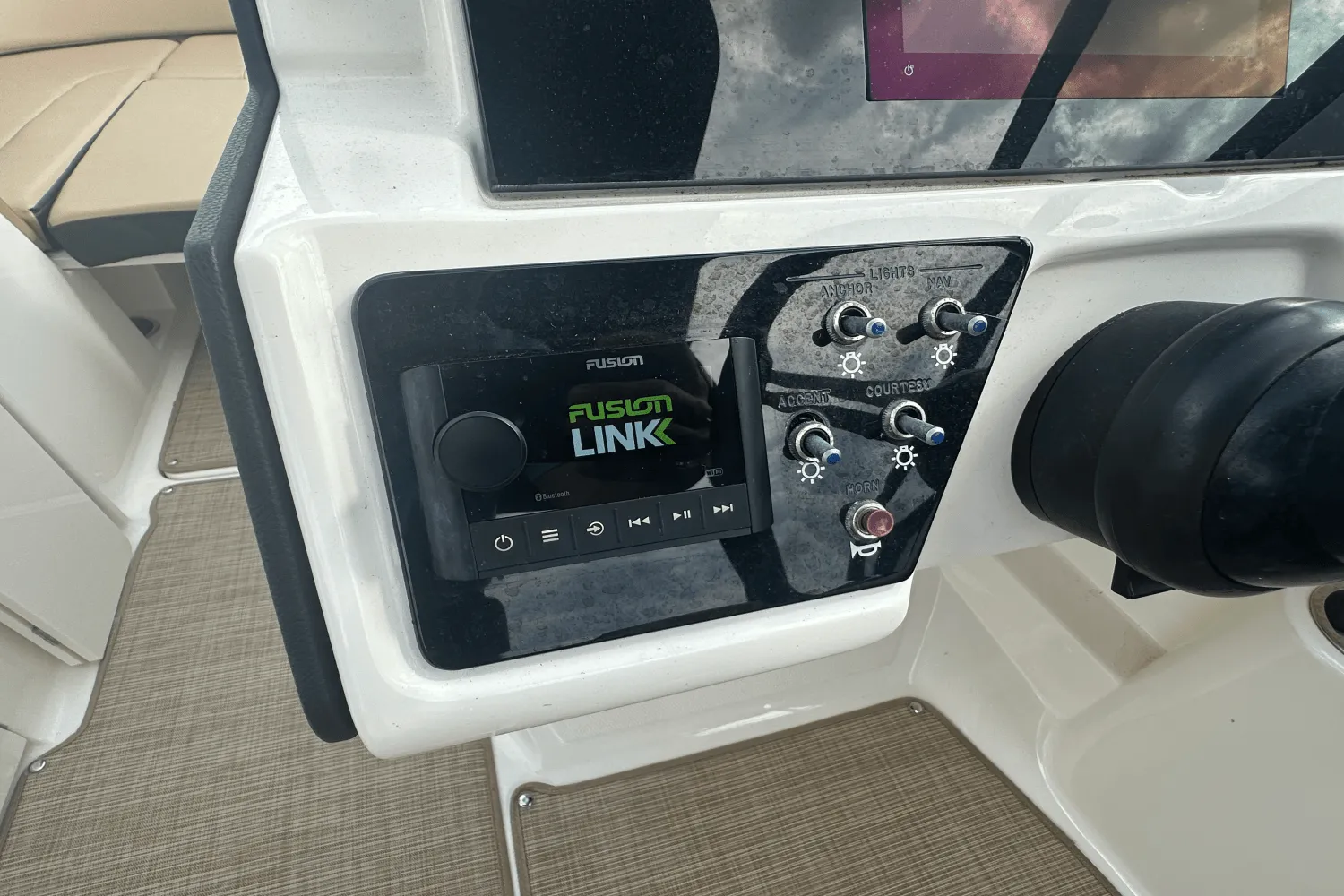 2022 Sea Ray 230 SPX-OB Image Thumbnail #18