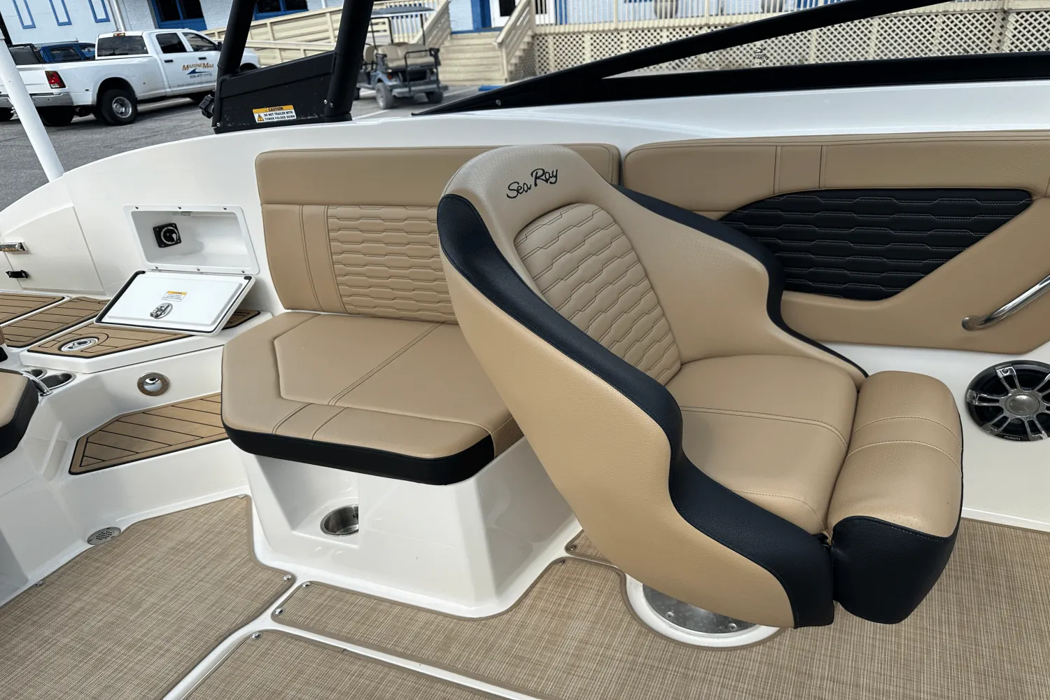 2022 Sea Ray 230 SPX-OB Image Thumbnail #24