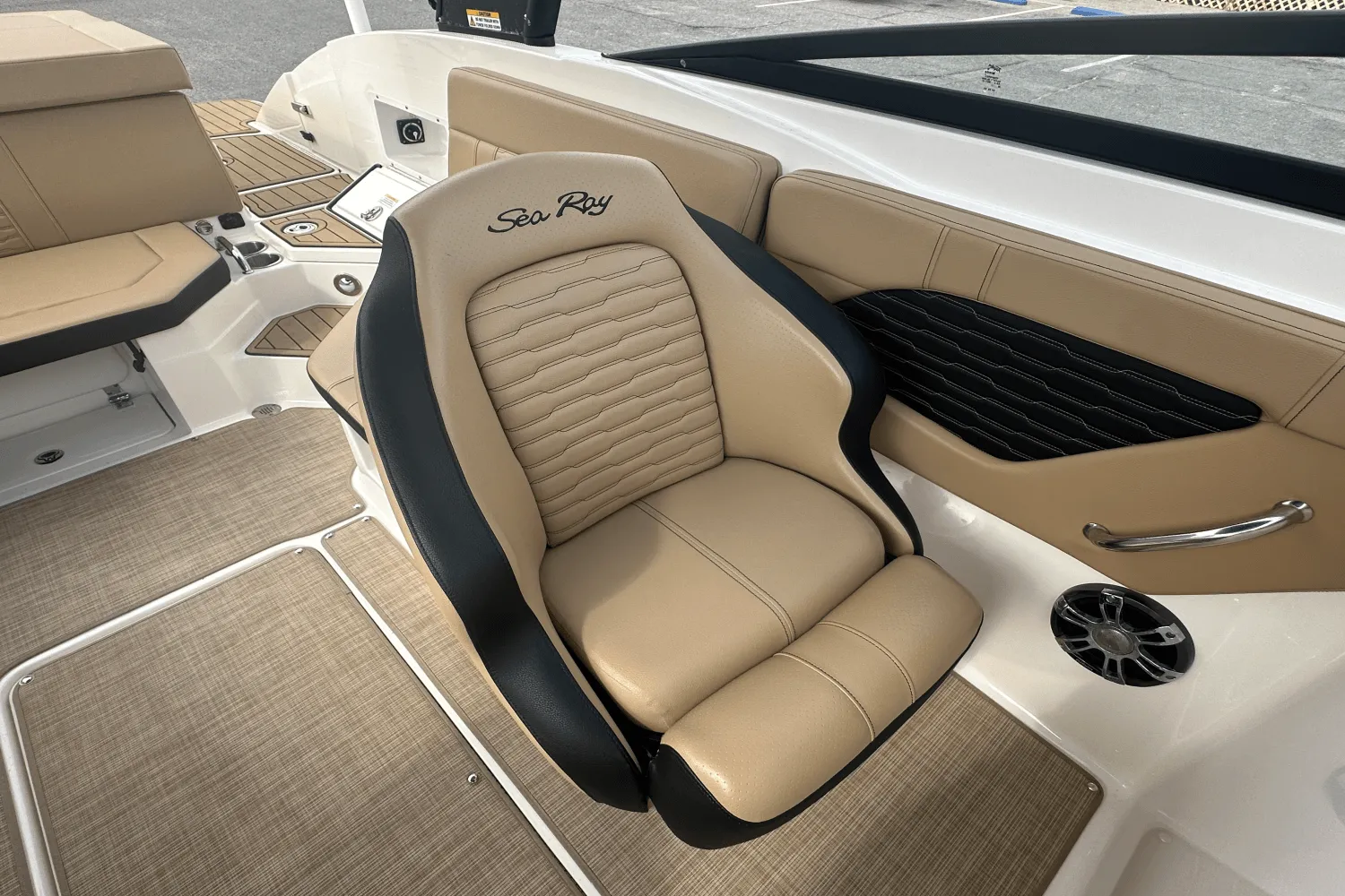 2022 Sea Ray 230 SPX-OB Image Thumbnail #19