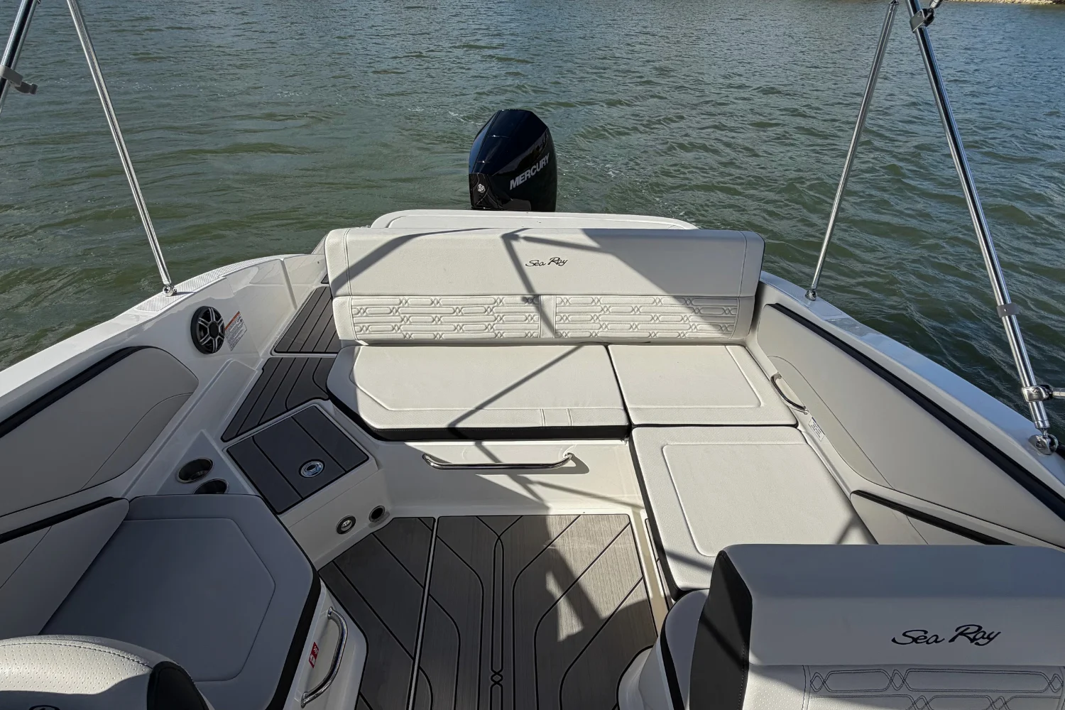 2026 Sea Ray SPX 210 Outboard Image Thumbnail #5