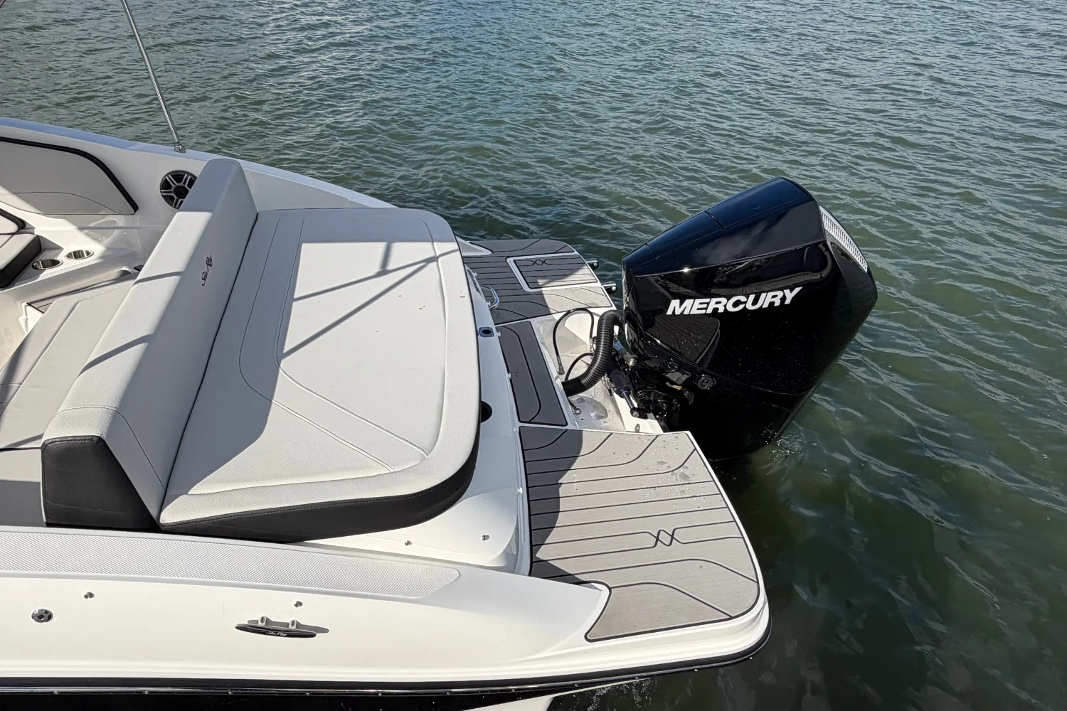 2026 Sea Ray SPX 210 Outboard Image Thumbnail #17