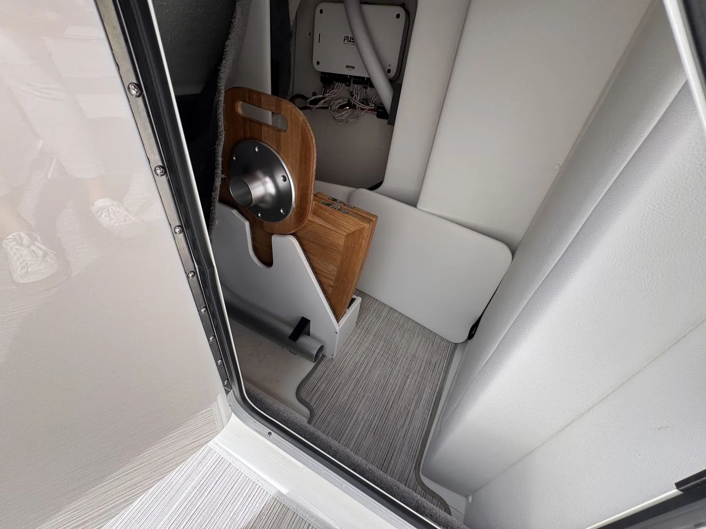 2026 Sea Ray SDX 290 Outboard Image Thumbnail #18