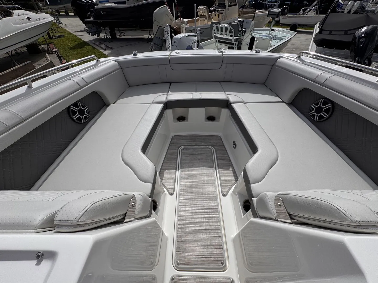 2026 Sea Ray SDX 290 Outboard Image Thumbnail #12