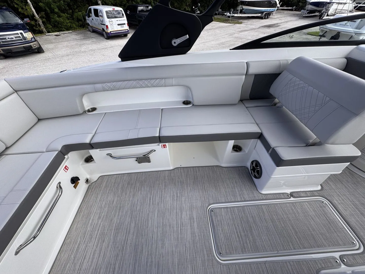 2026 Sea Ray SDX 290 Outboard Image Thumbnail #4
