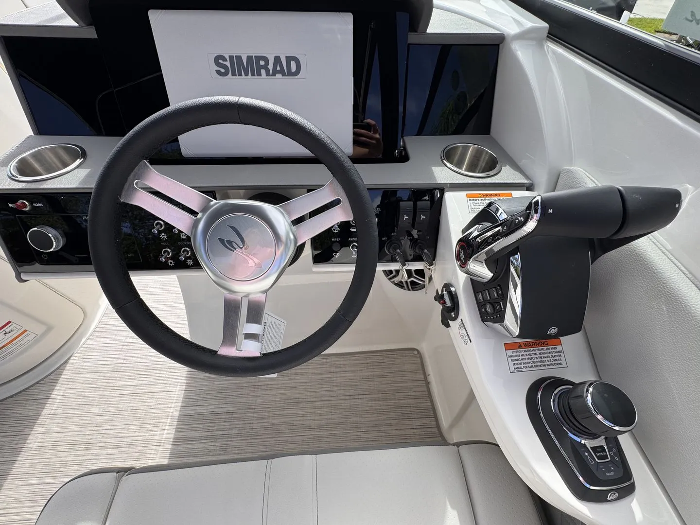2026 Sea Ray SDX 290 Outboard Image Thumbnail #11