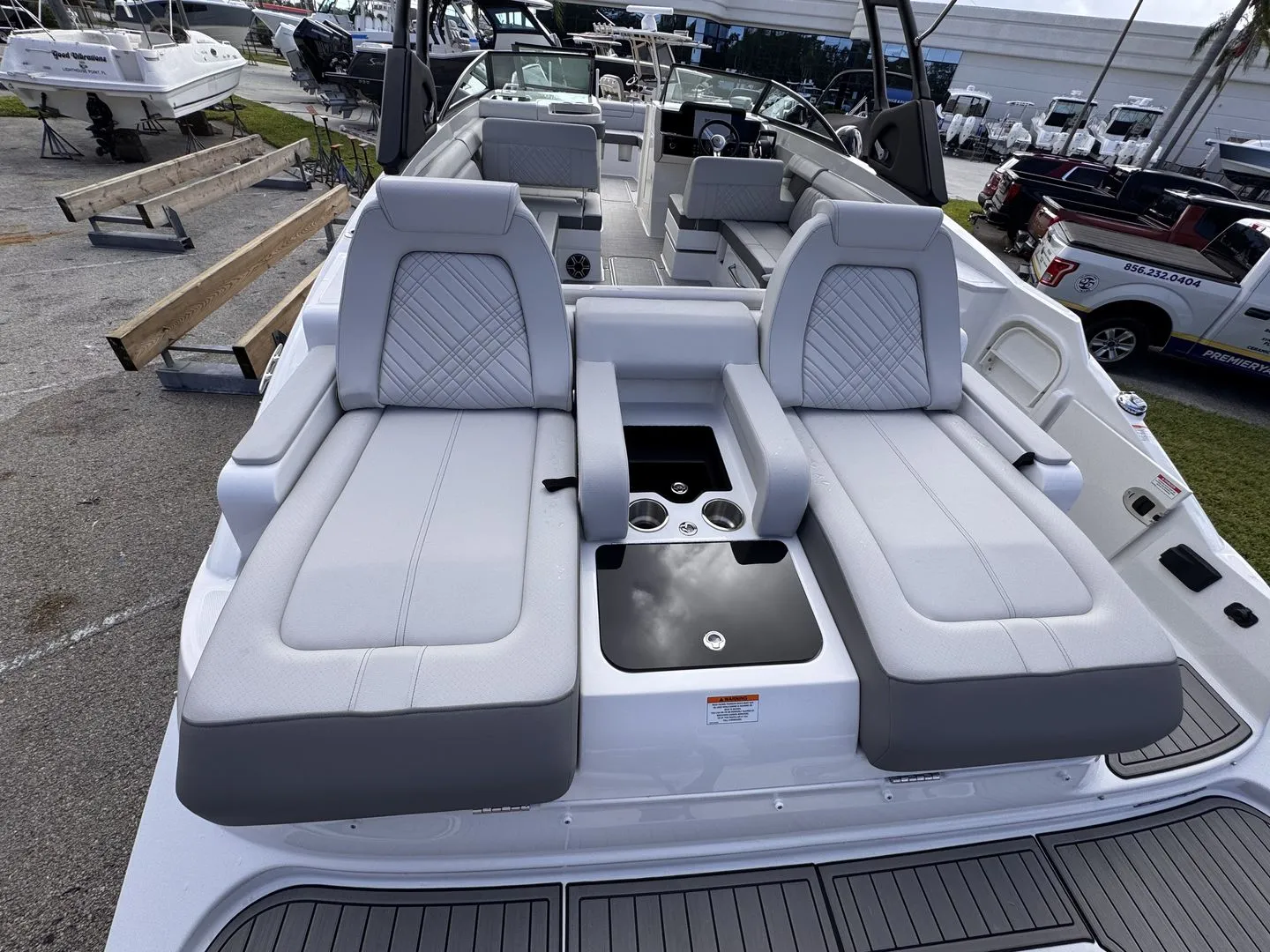 2026 Sea Ray SDX 290 Outboard Image Thumbnail #2
