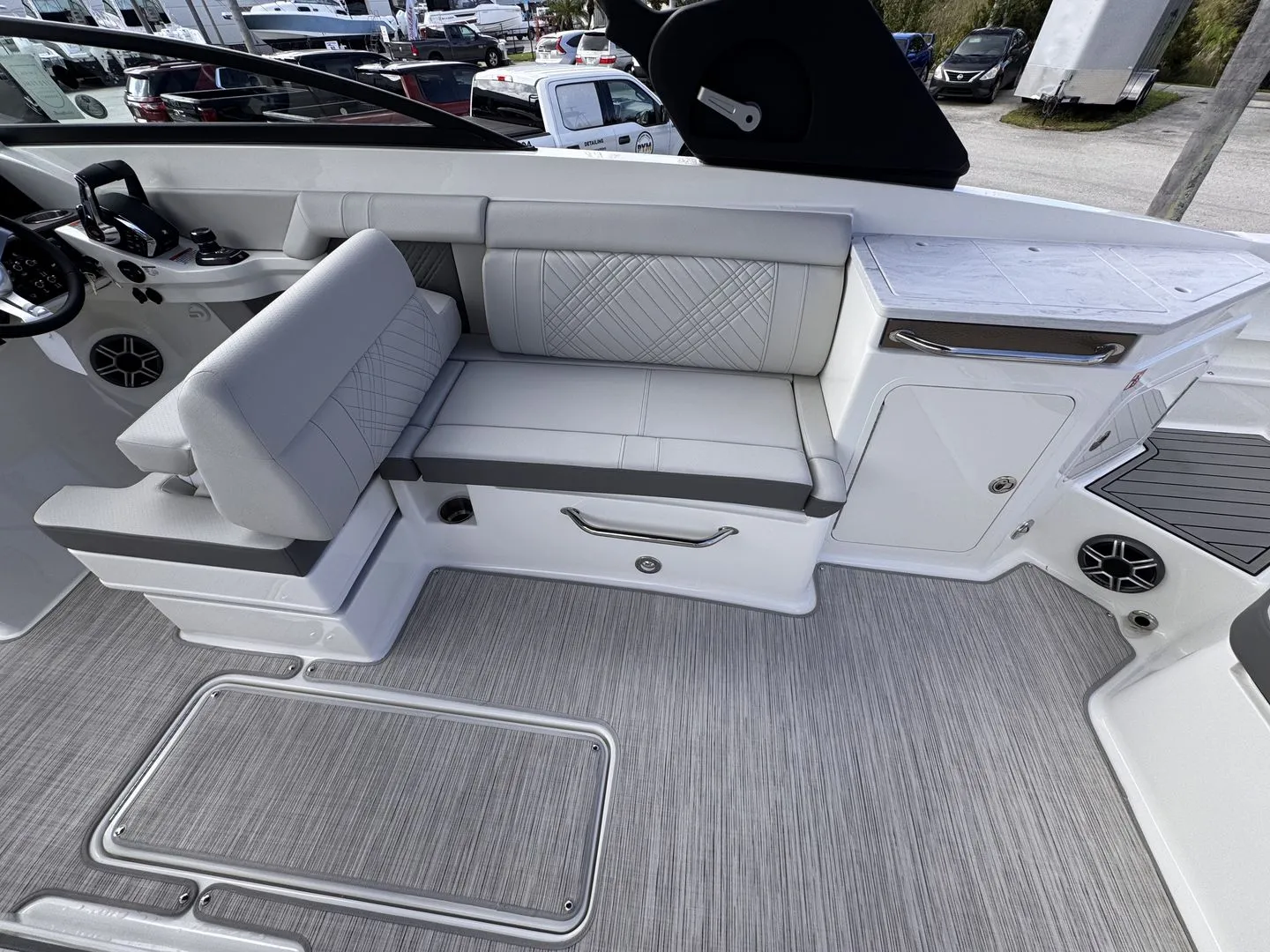 2026 Sea Ray SDX 290 Outboard Image Thumbnail #5