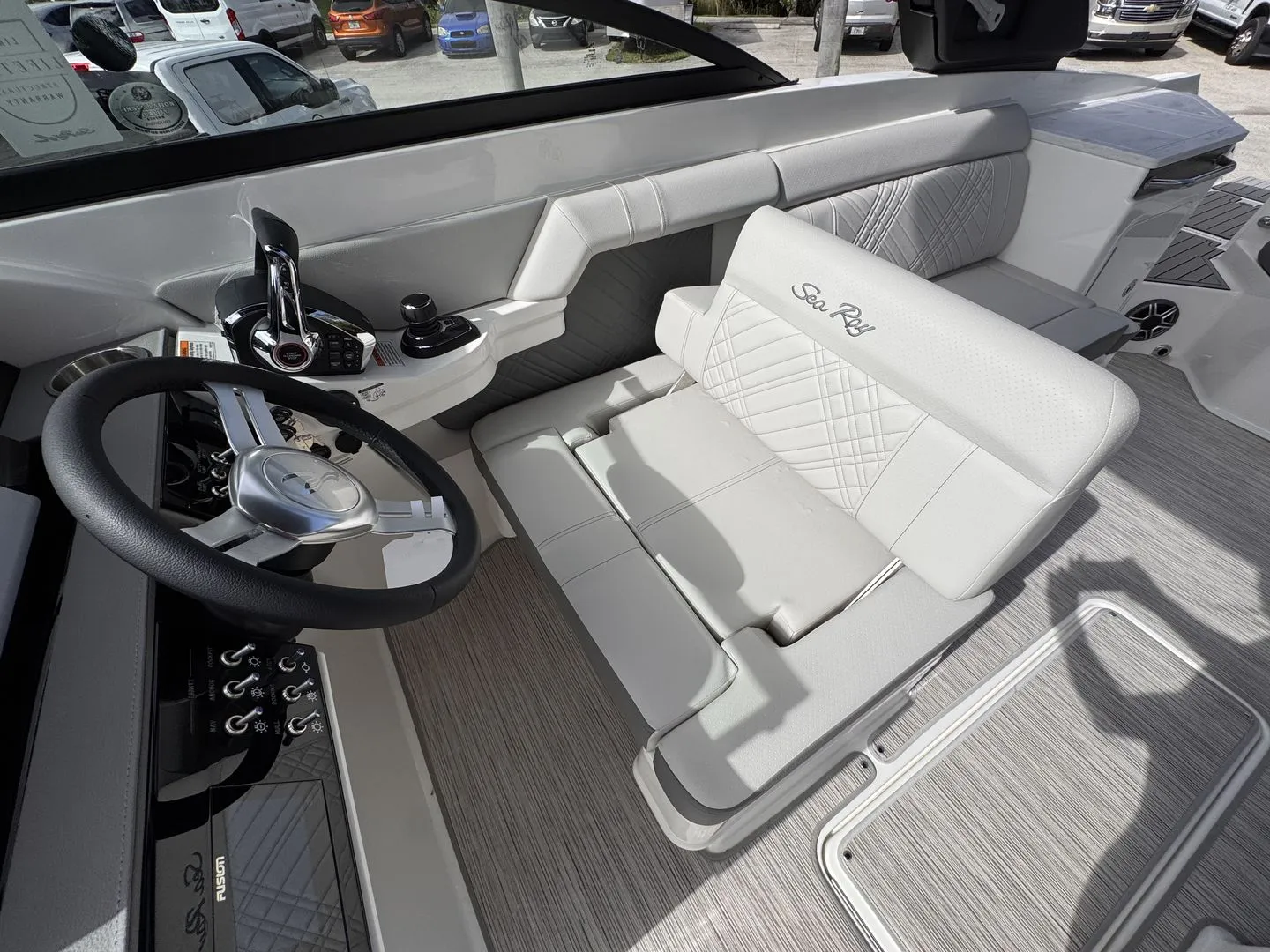 2026 Sea Ray SDX 290 Outboard Image Thumbnail #8