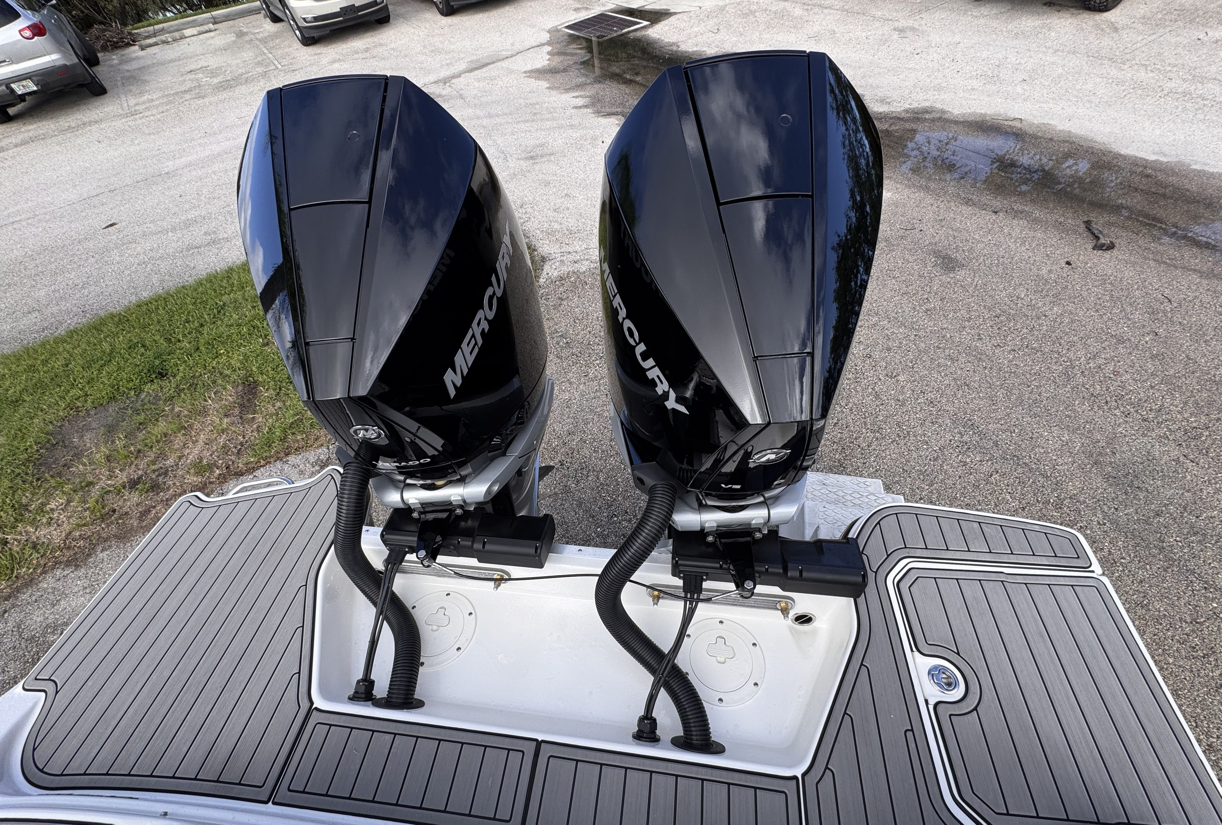 2026 Sea Ray SDX 290 Outboard Image Thumbnail #8