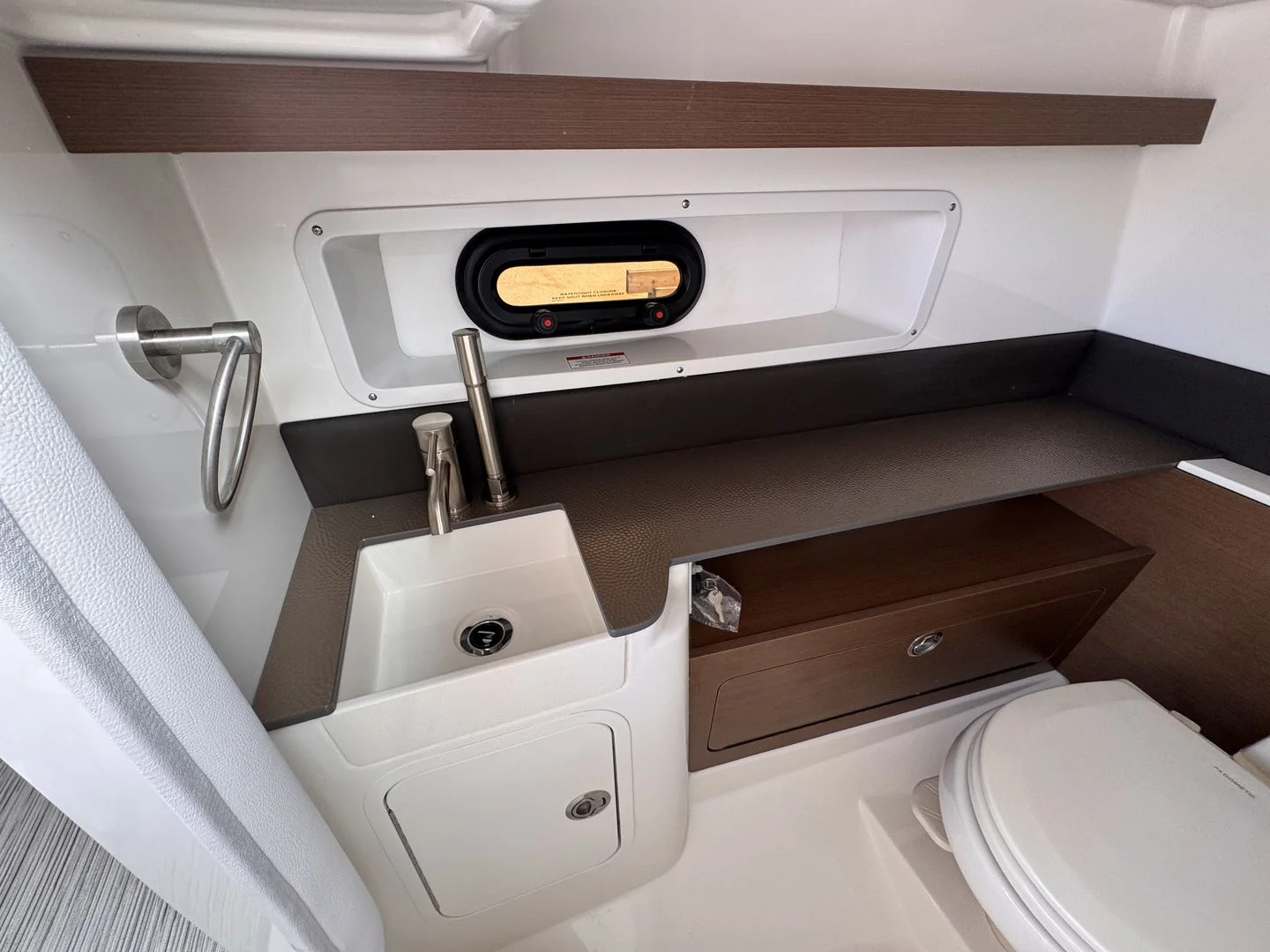 2026 Sea Ray SDX 290 Outboard Image Thumbnail #23