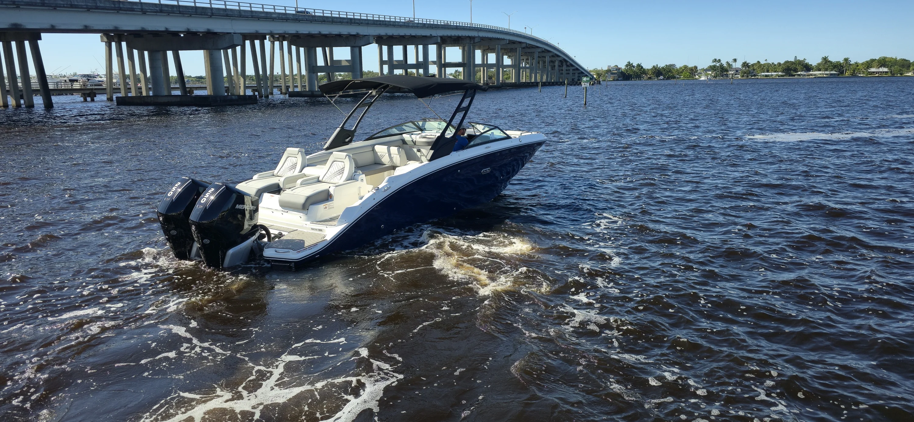 2026 Sea Ray SDX 290 Outboard Image Thumbnail #1