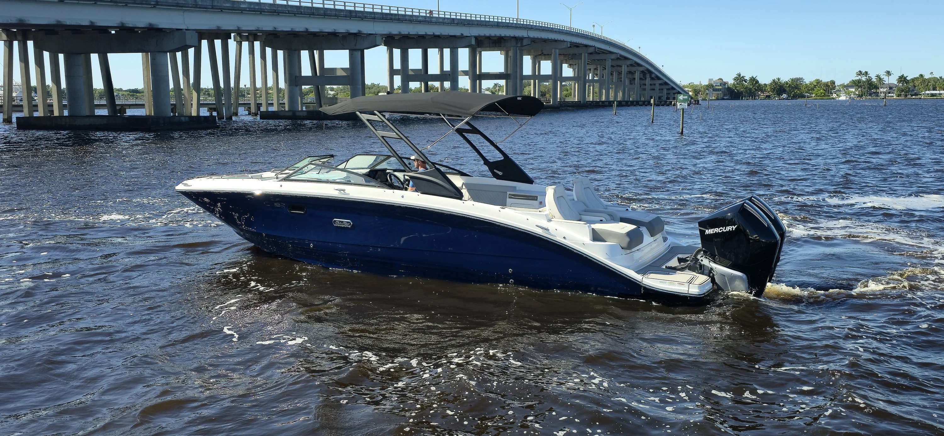 2026 Sea Ray SDX 290 Outboard Image Thumbnail #6