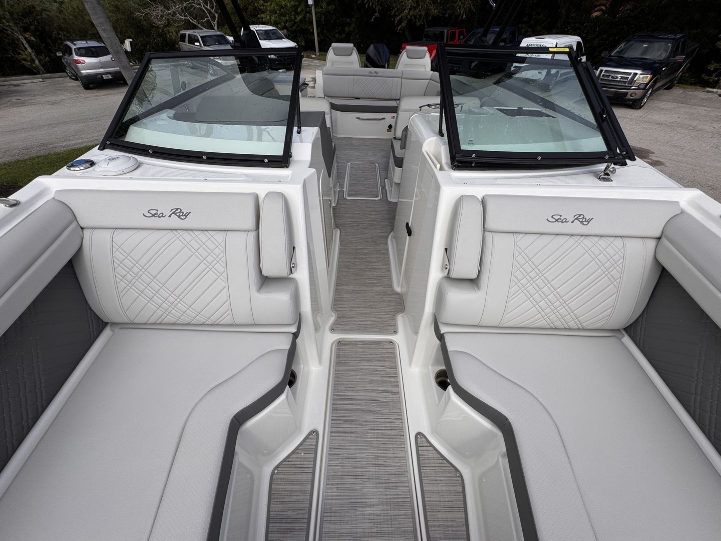 2026 Sea Ray SDX 290 Outboard Image Thumbnail #20