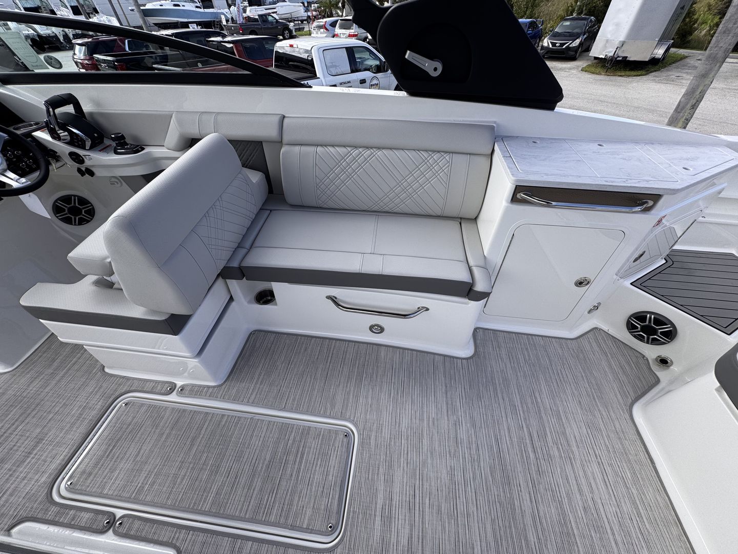 2026 Sea Ray SDX 290 Outboard Image Thumbnail #12