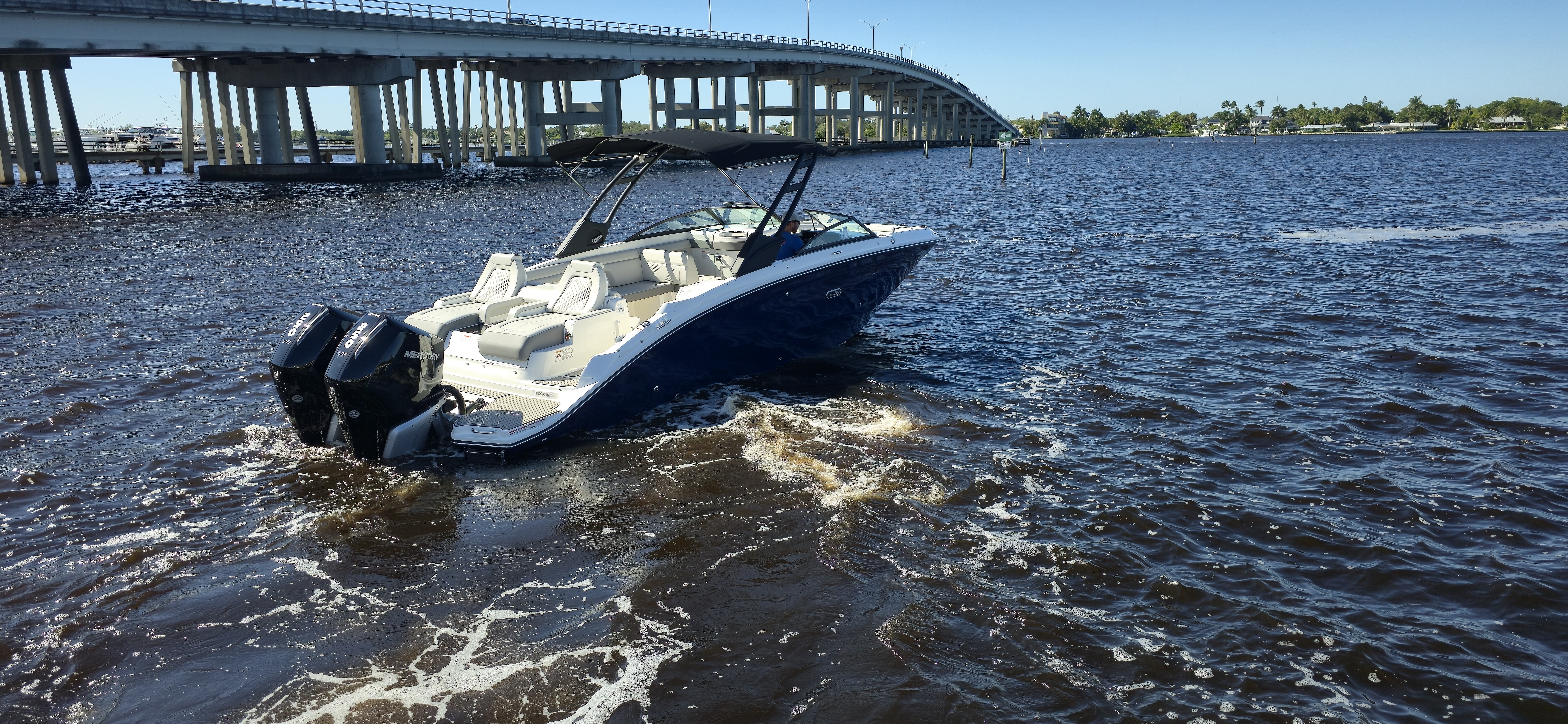 2026 Sea Ray SDX 290 Outboard Image Thumbnail #1