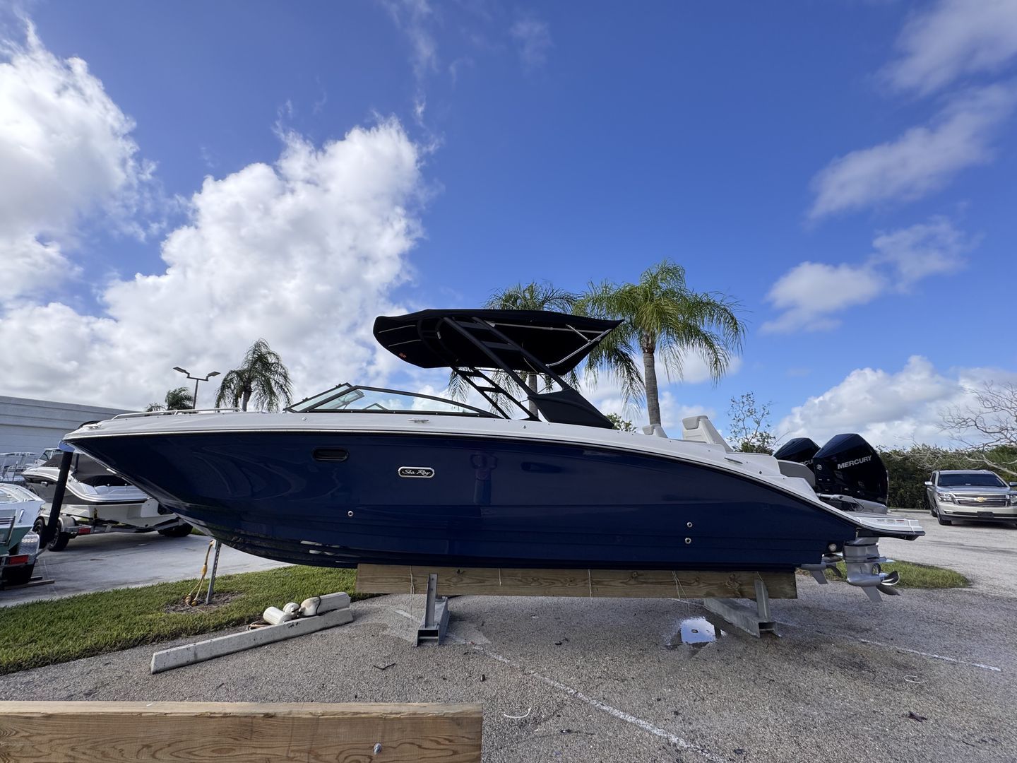 2026 Sea Ray SDX 290 Outboard Image Thumbnail #7