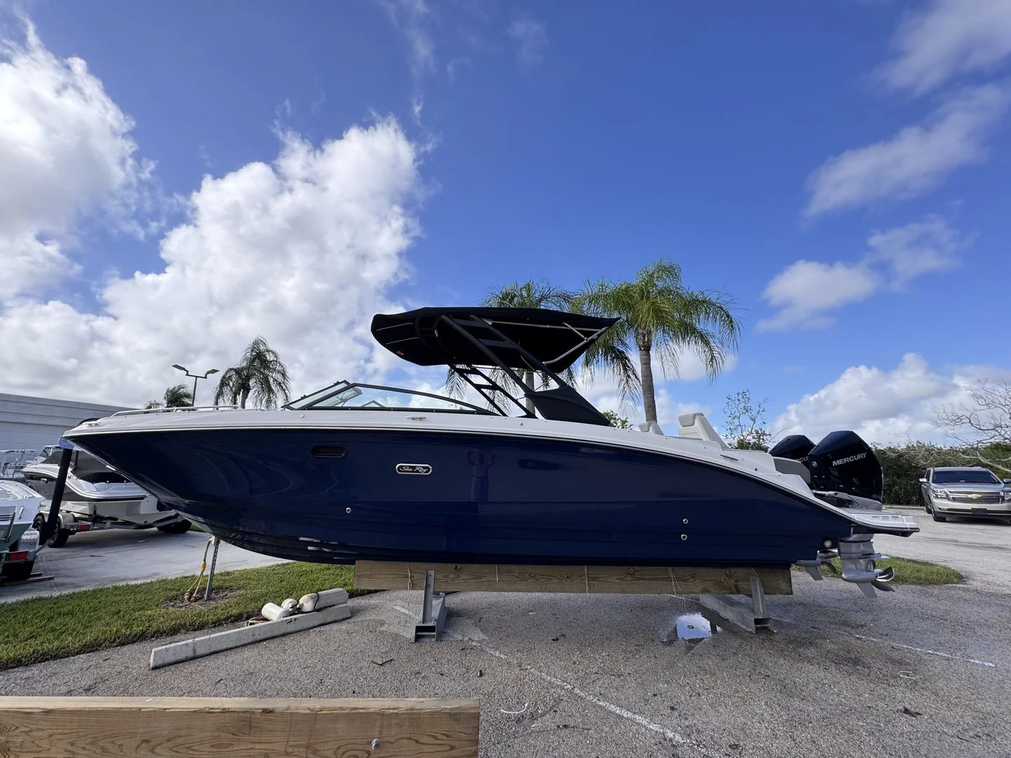 2026 Sea Ray SDX 290 Outboard Image Thumbnail #7