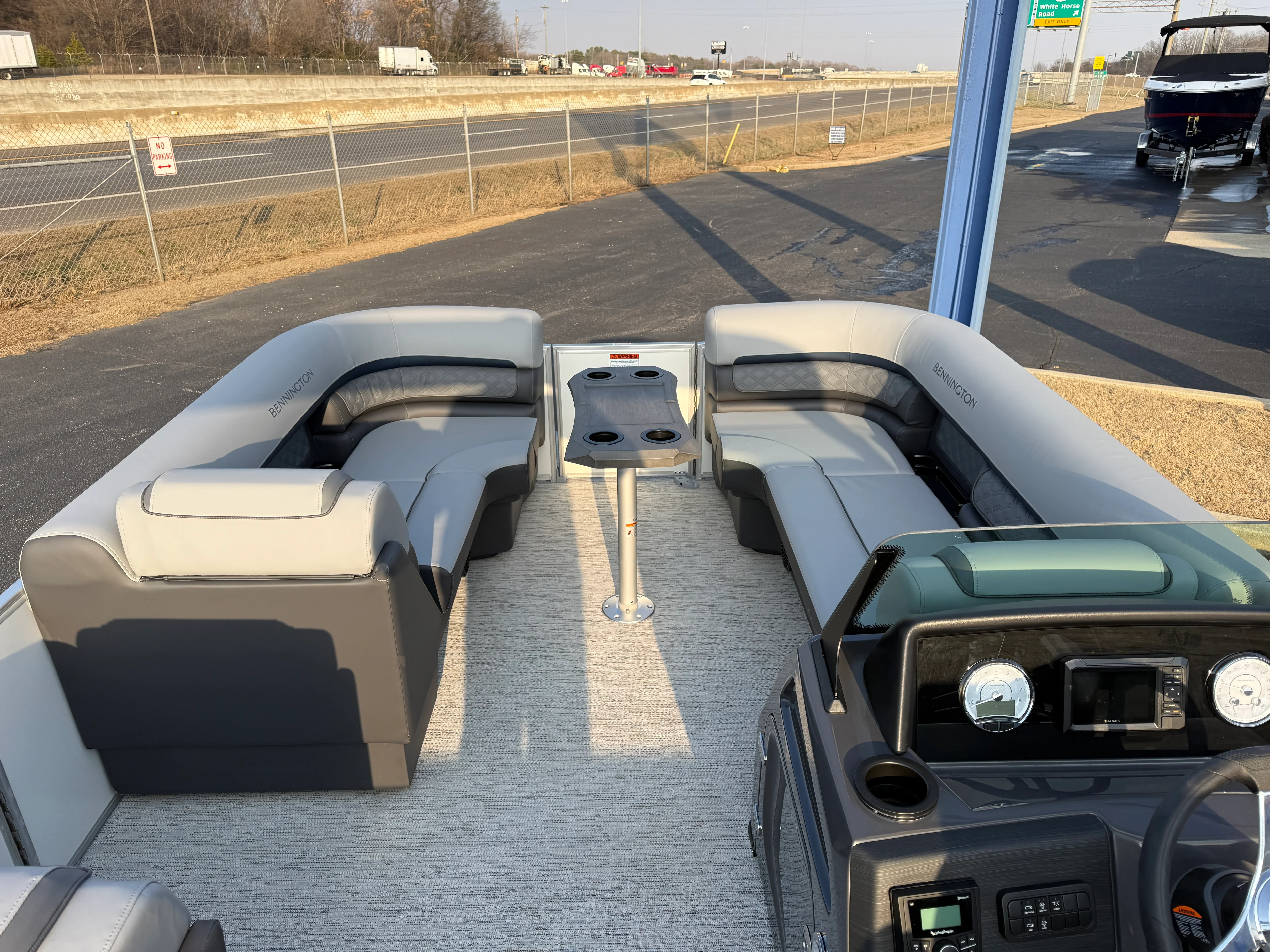 2025 Bennington 22S Image Thumbnail #7