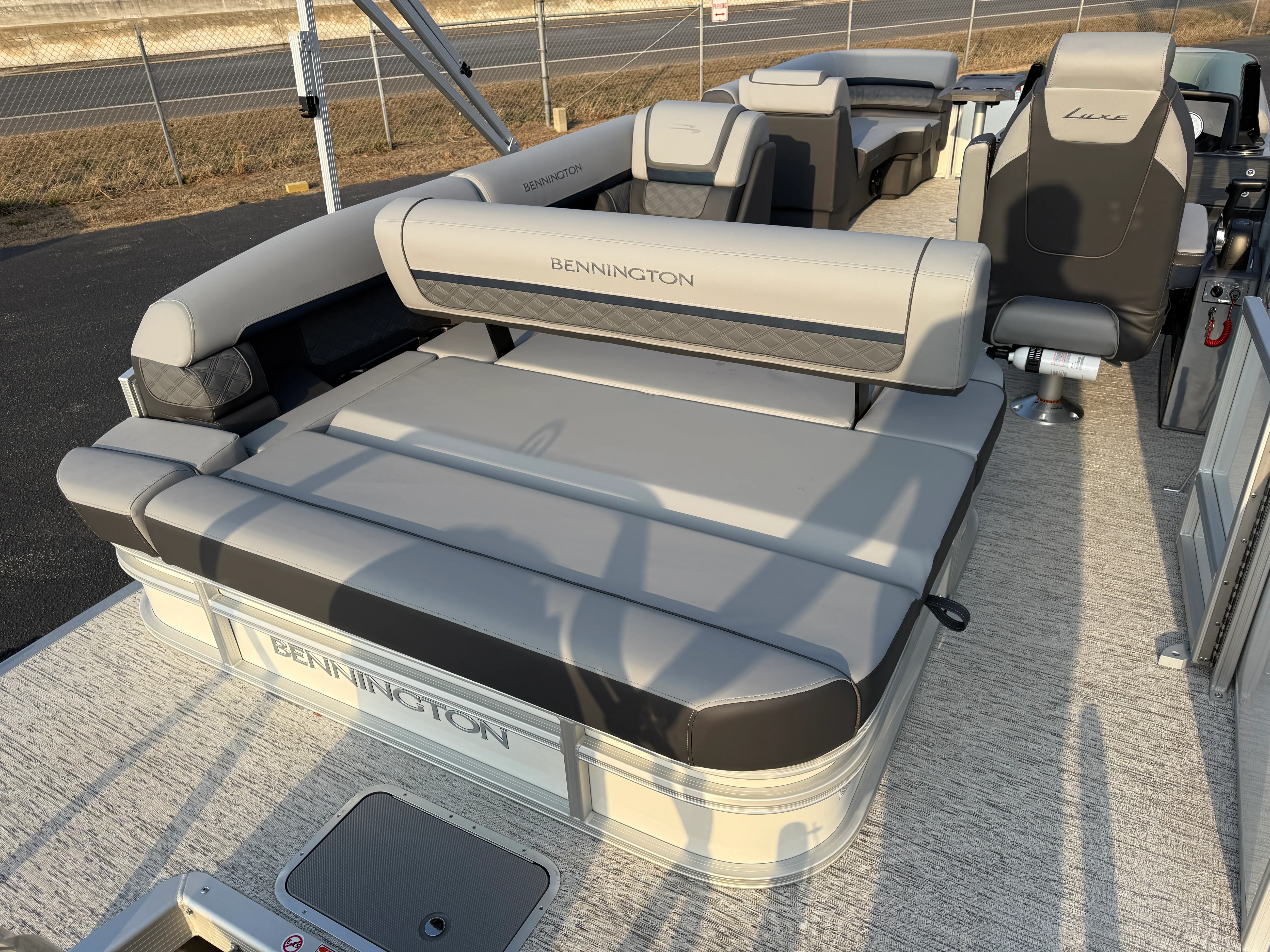 2025 Bennington 22S Image Thumbnail #6