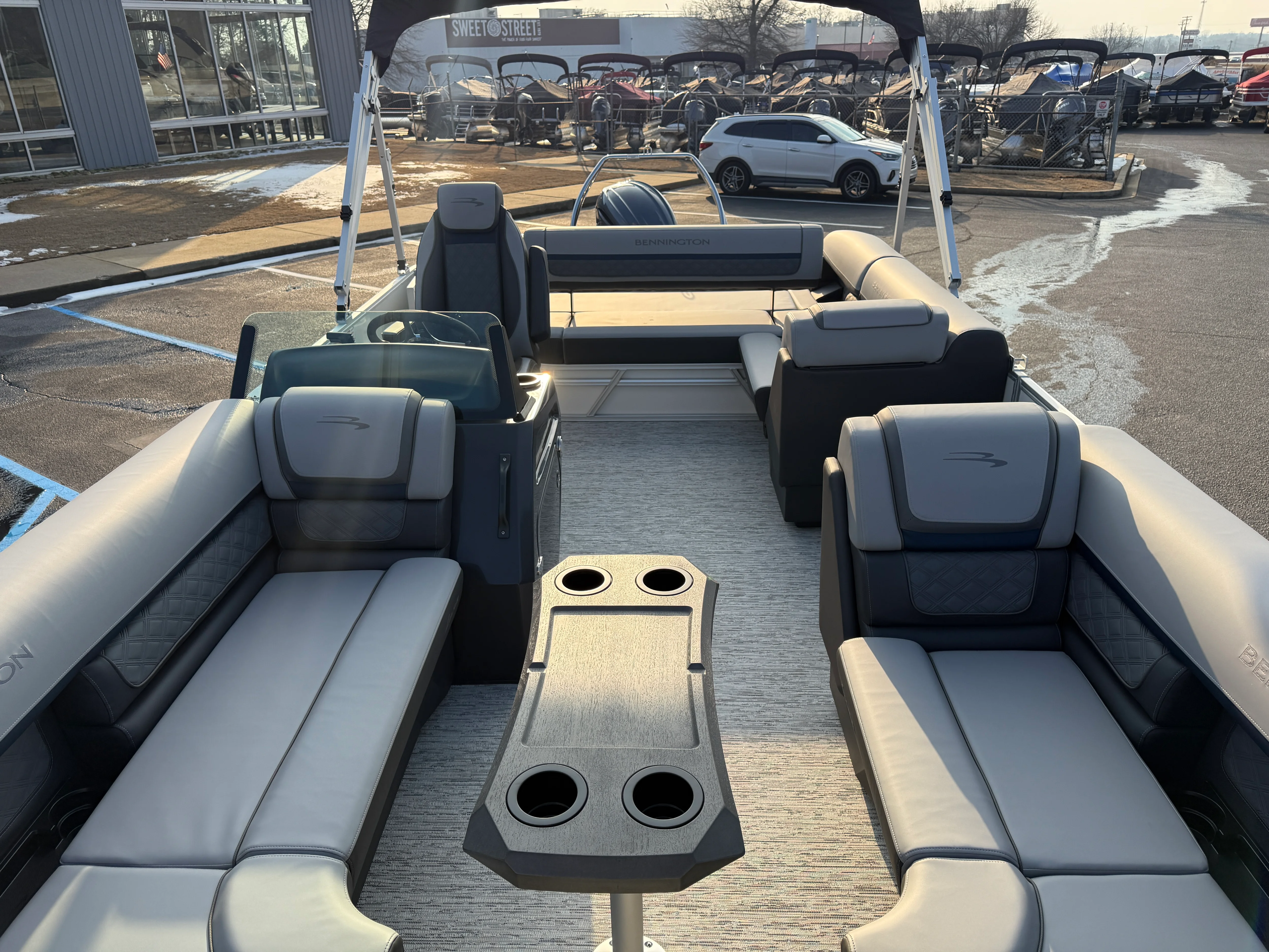2025 Bennington 22S Image Thumbnail #8