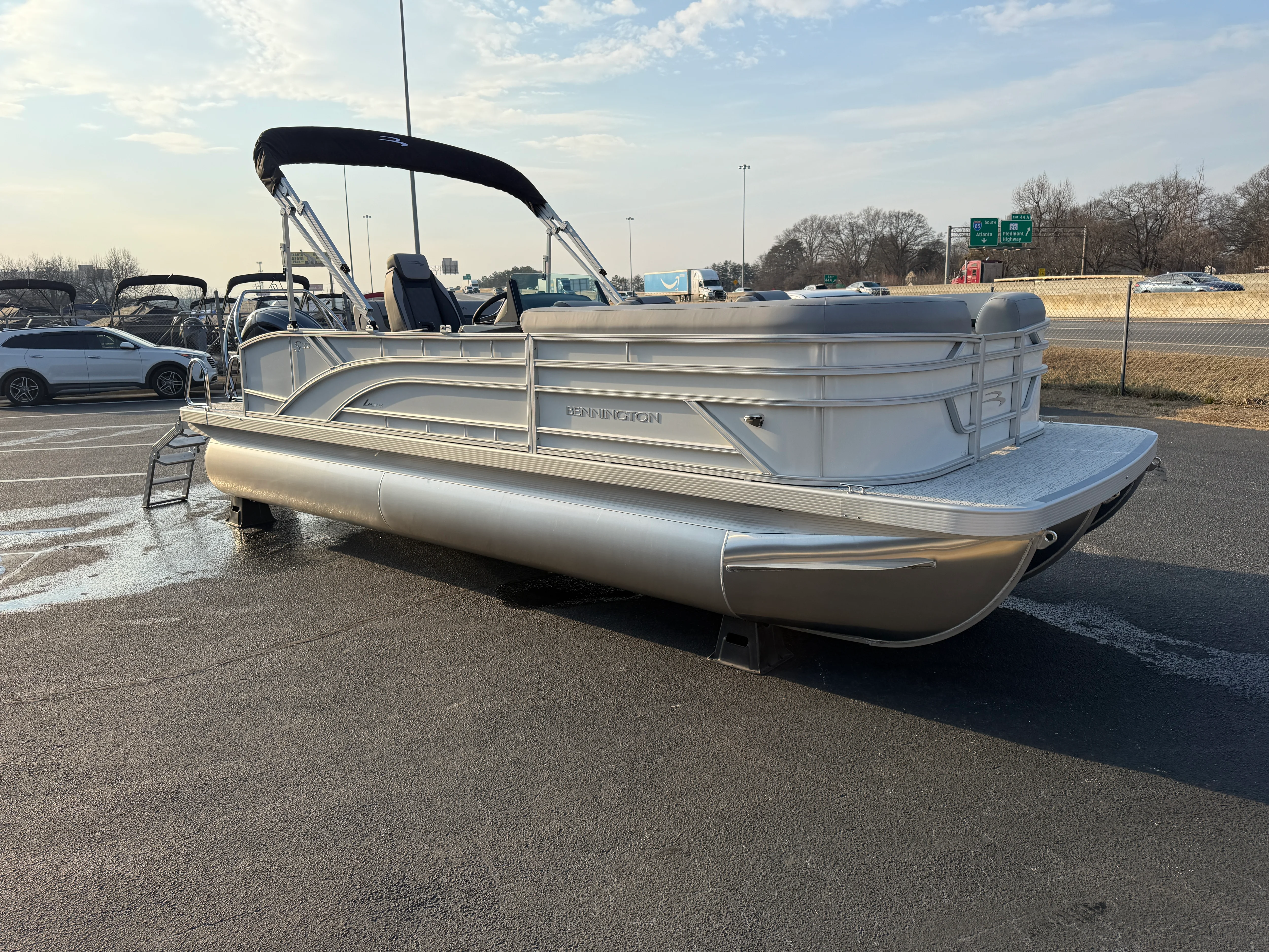 2025 Bennington 22S Image Thumbnail #2