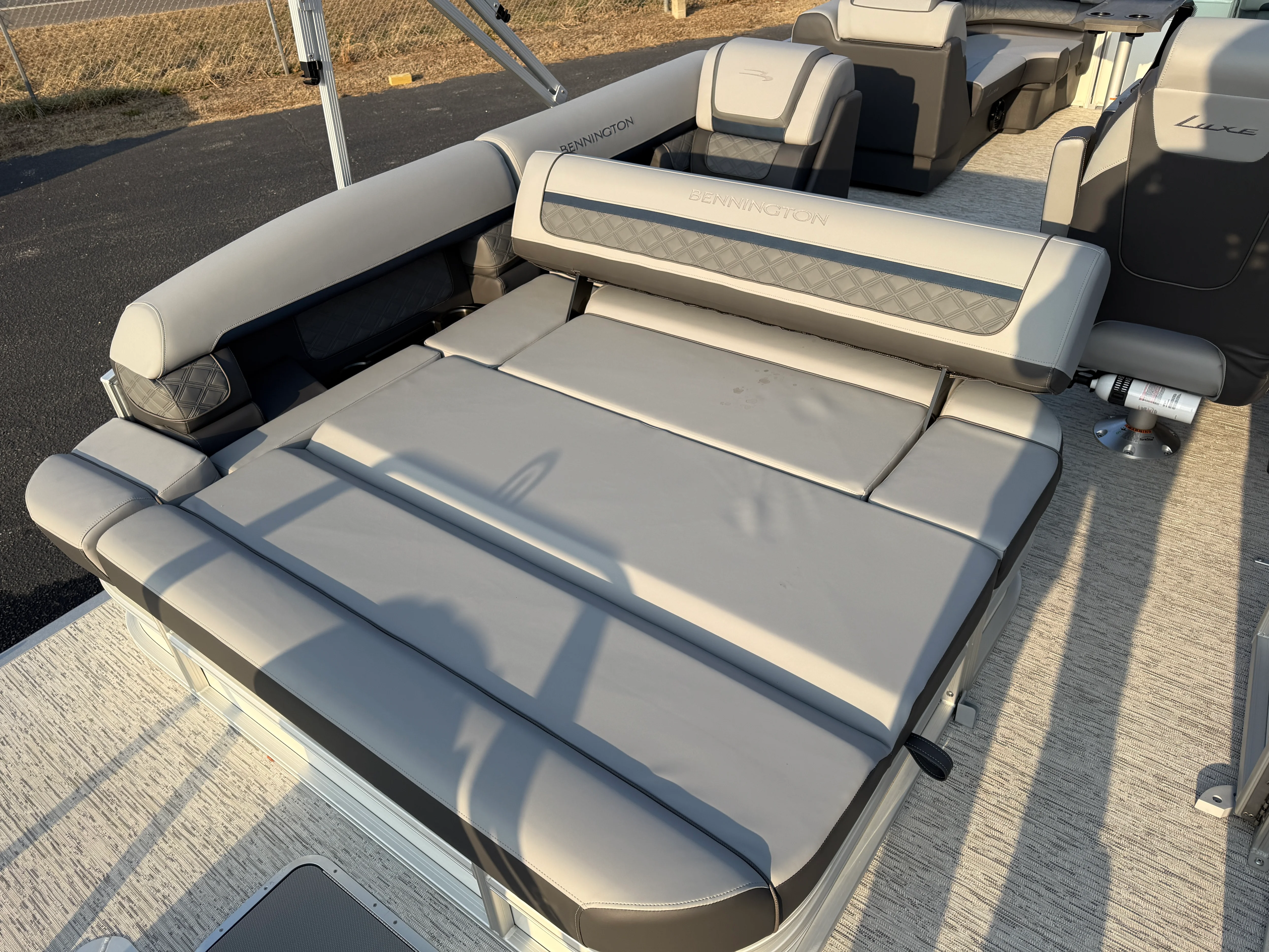 2025 Bennington 22S Image Thumbnail #14