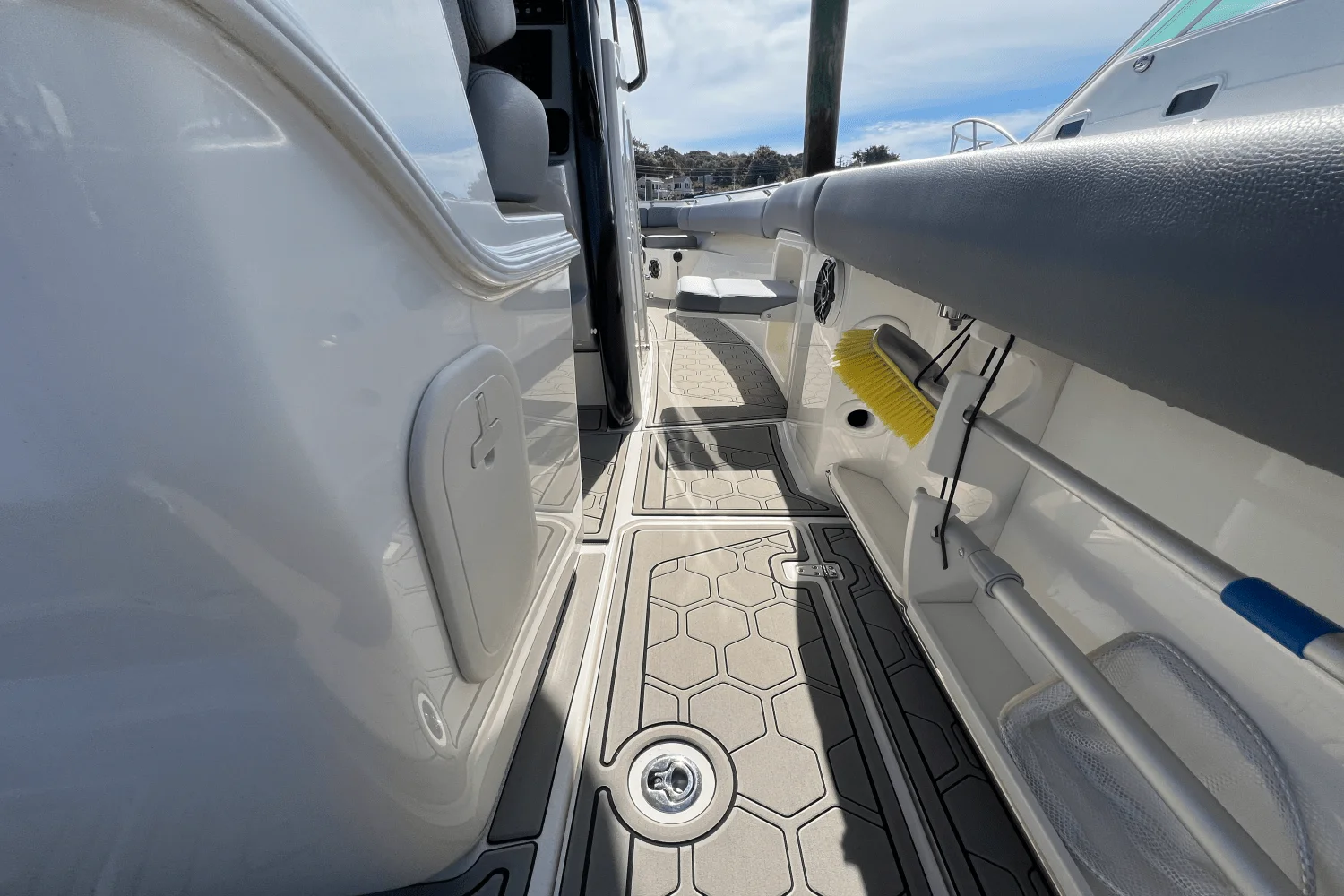 2024 Boston Whaler 280 OUTRAGE Image Thumbnail #24