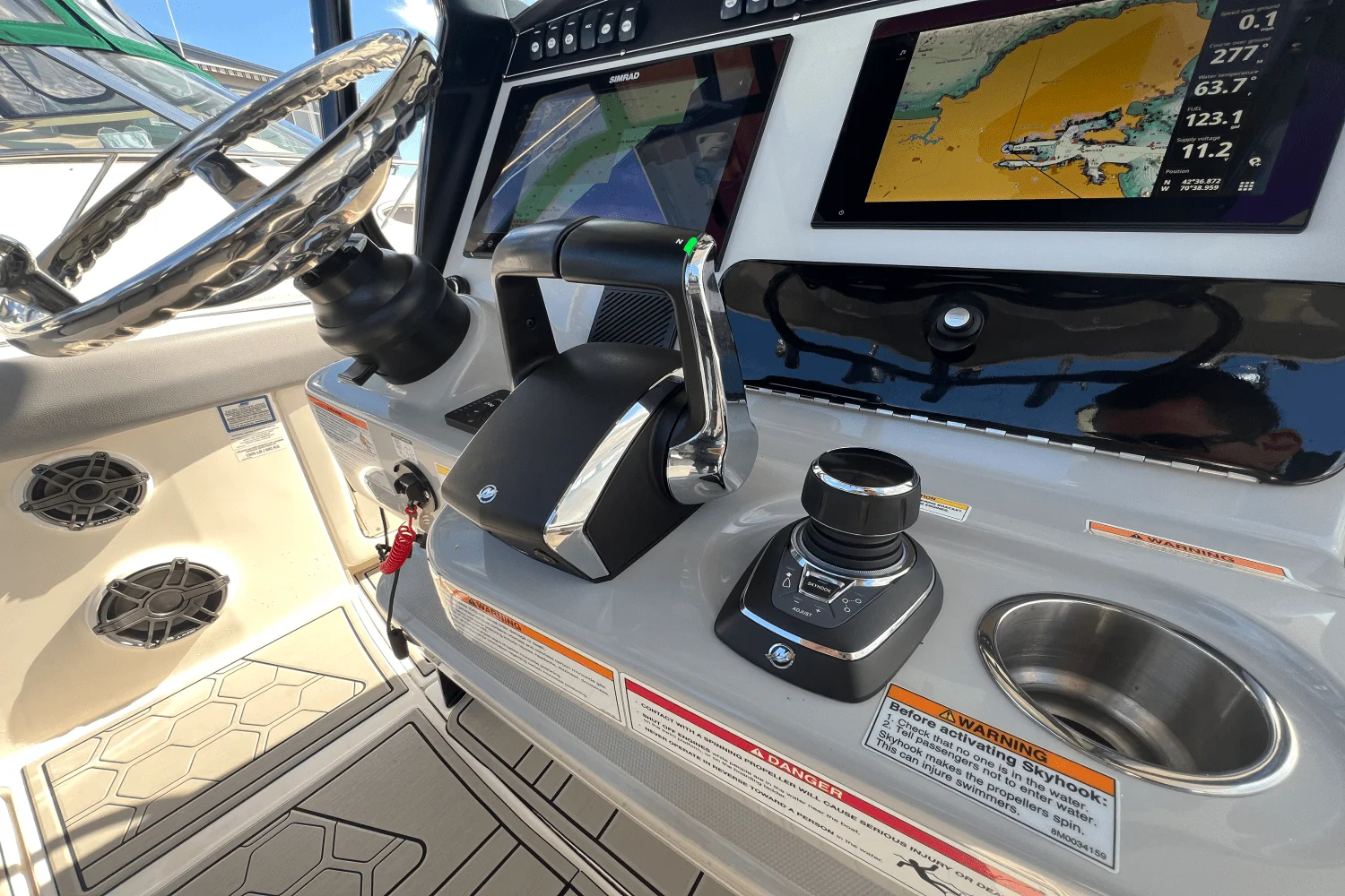 2024 Boston Whaler 280 OUTRAGE Image Thumbnail #11