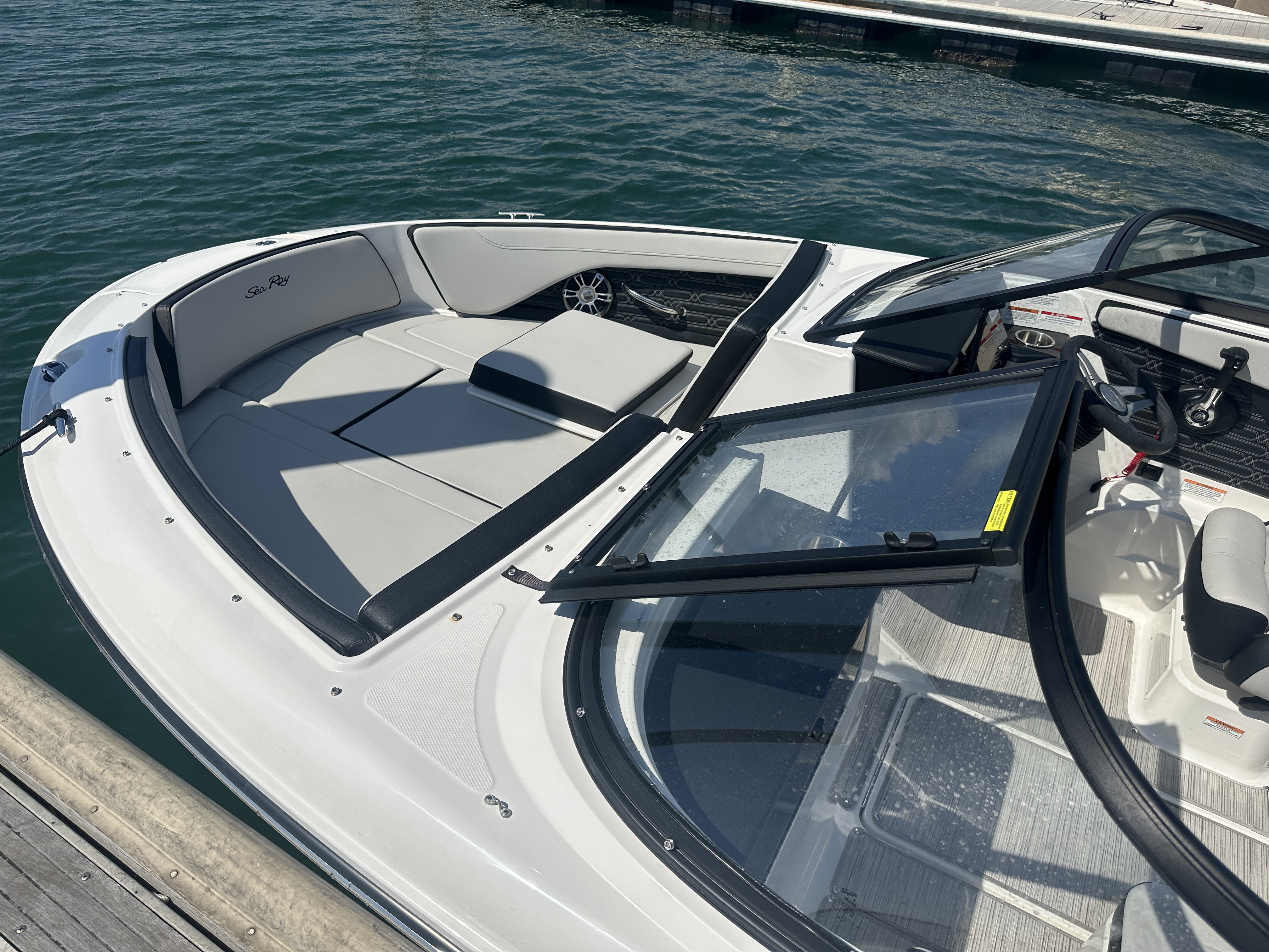 2025 Sea Ray 190 SPX OUTBOARD Image Thumbnail #13