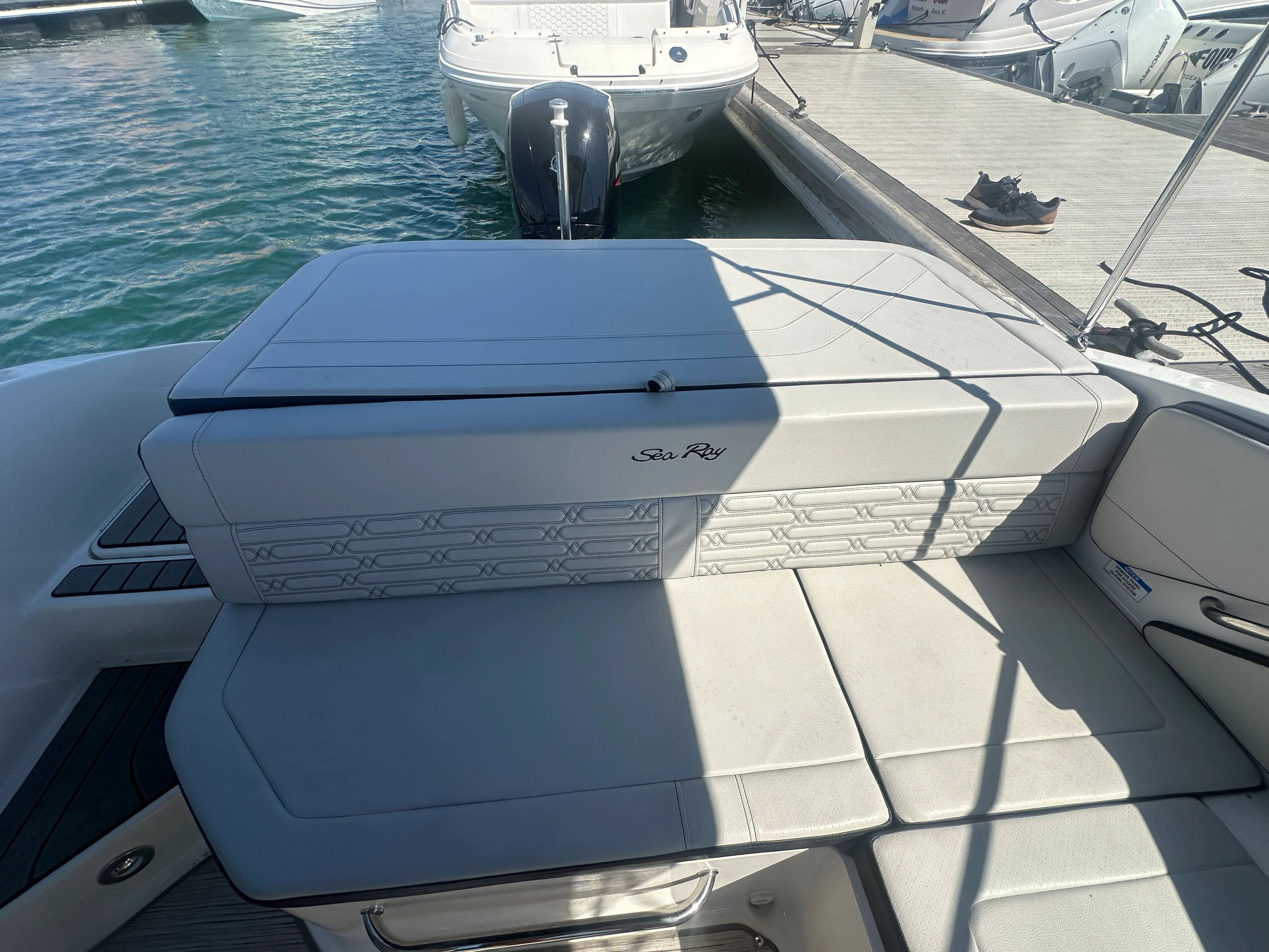2025 Sea Ray 190 SPX OUTBOARD Image Thumbnail #4