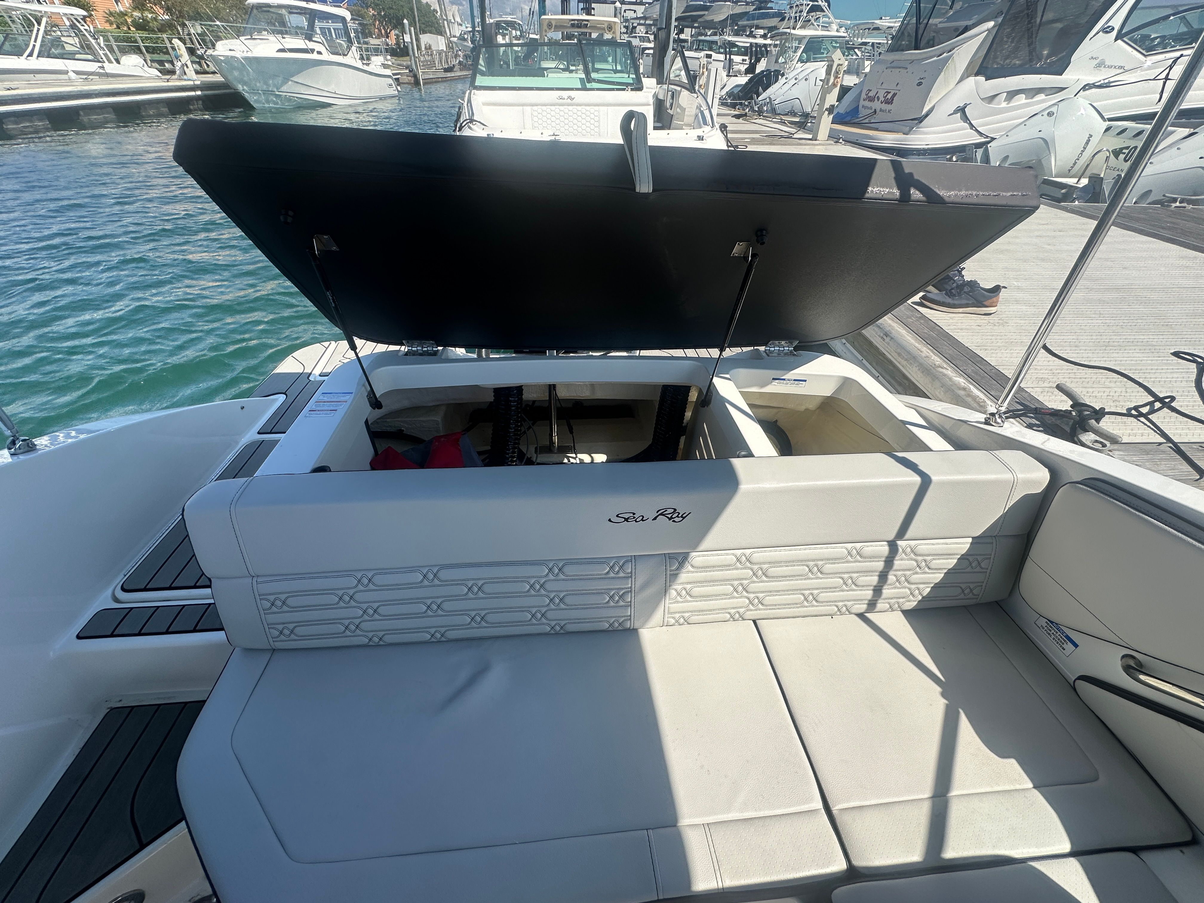 2025 Sea Ray 190 SPX OUTBOARD Image Thumbnail #15