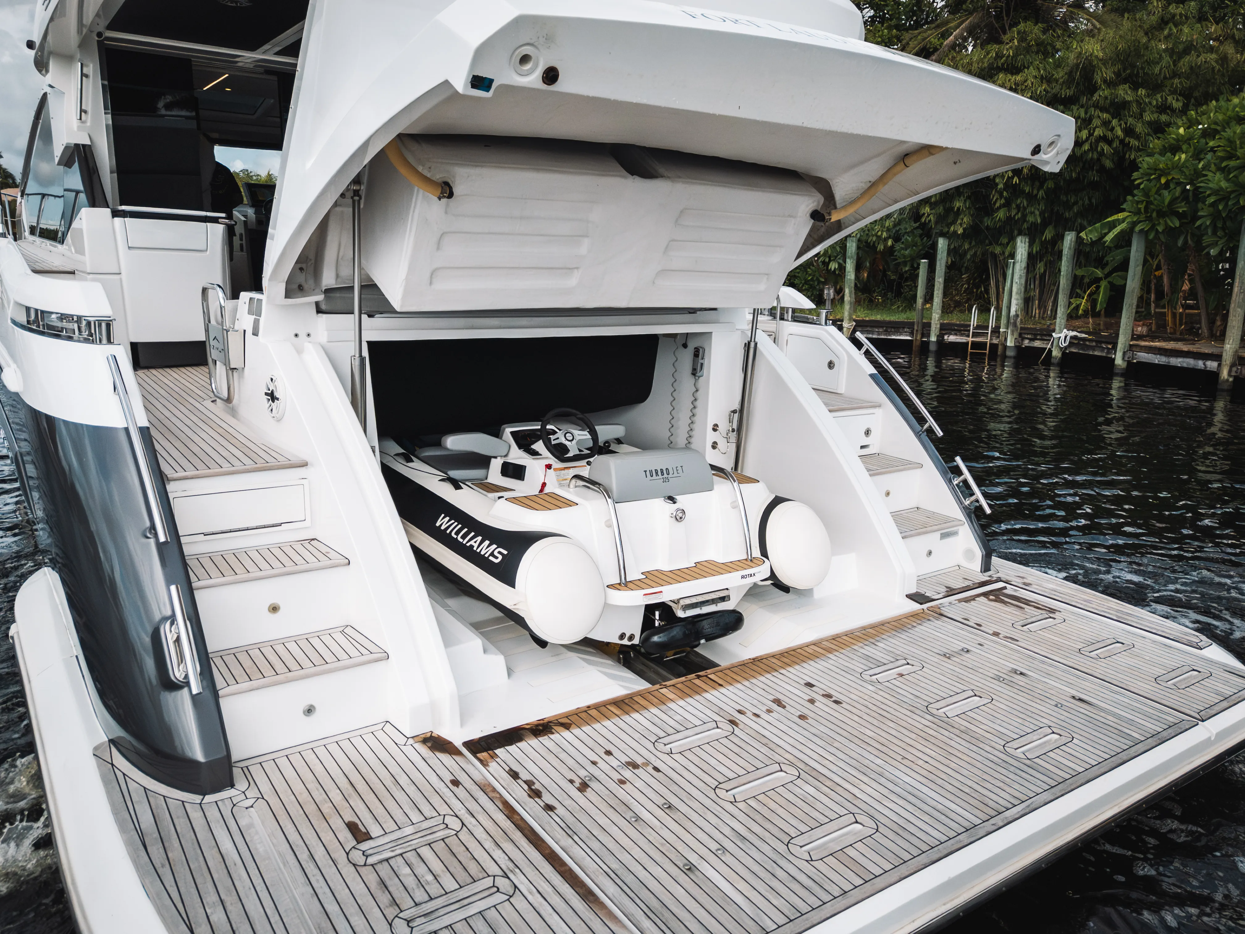 2020 Azimut S6 Image Thumbnail #9