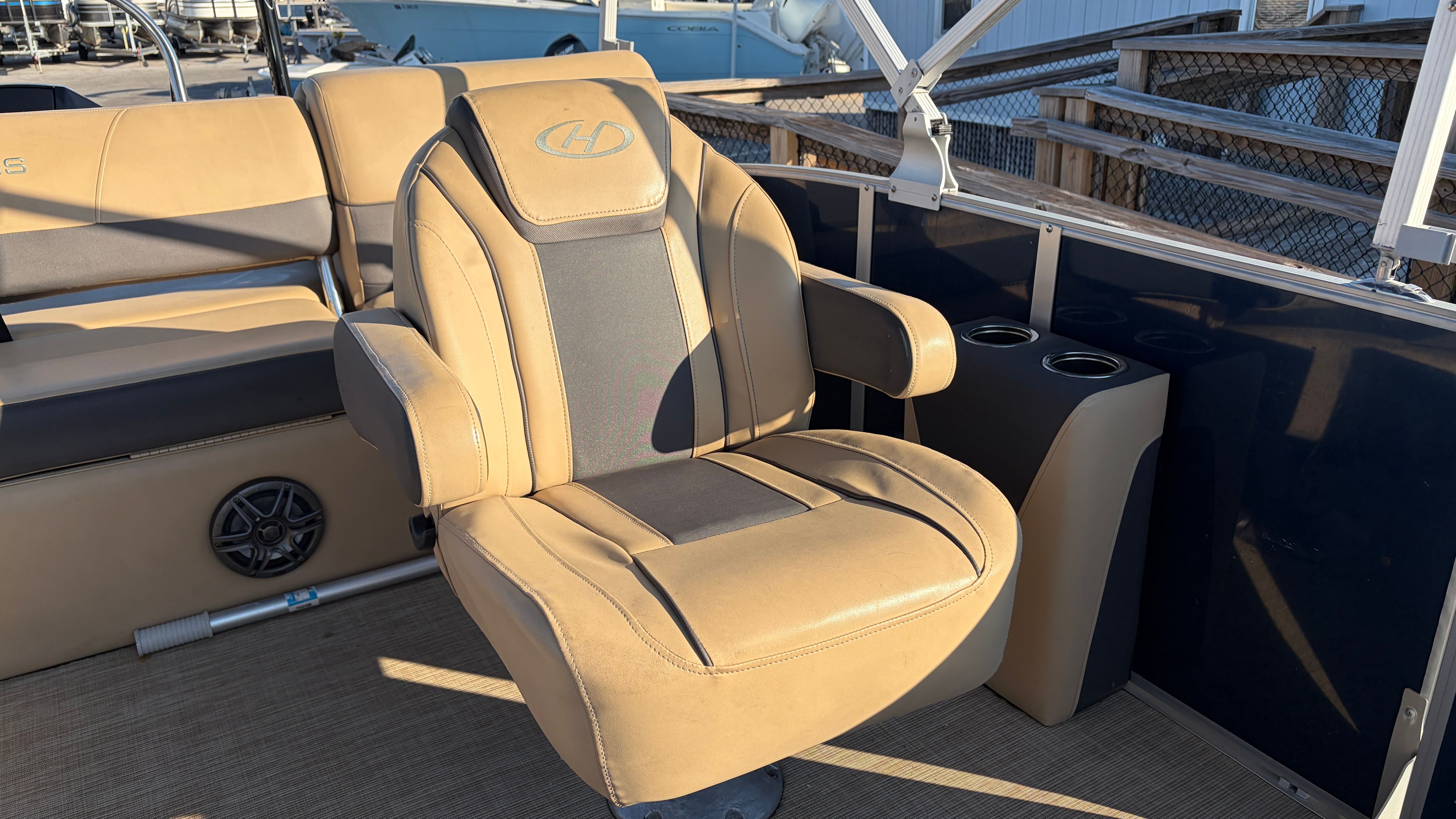 2023 Harris Cruiser 250 Image Thumbnail #17