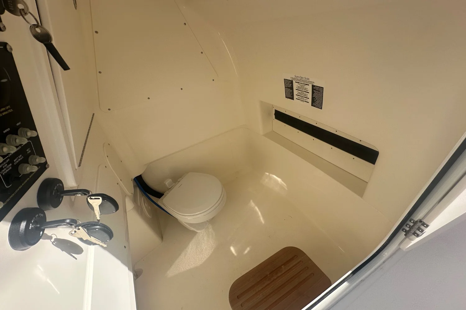 2026 Boston Whaler 280 Dauntless Image Thumbnail #11