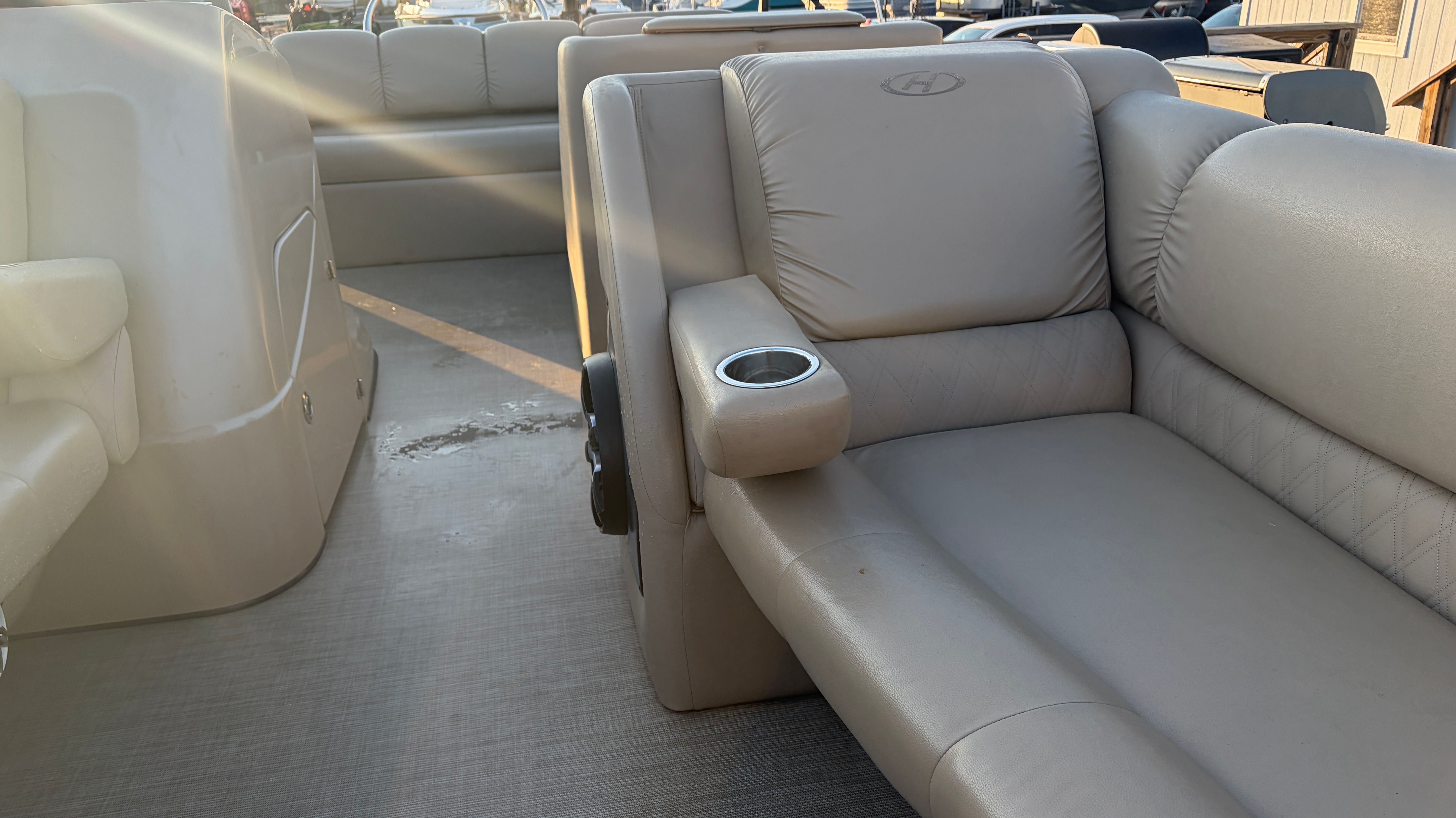 2018 Harris SL240 Image Thumbnail #30