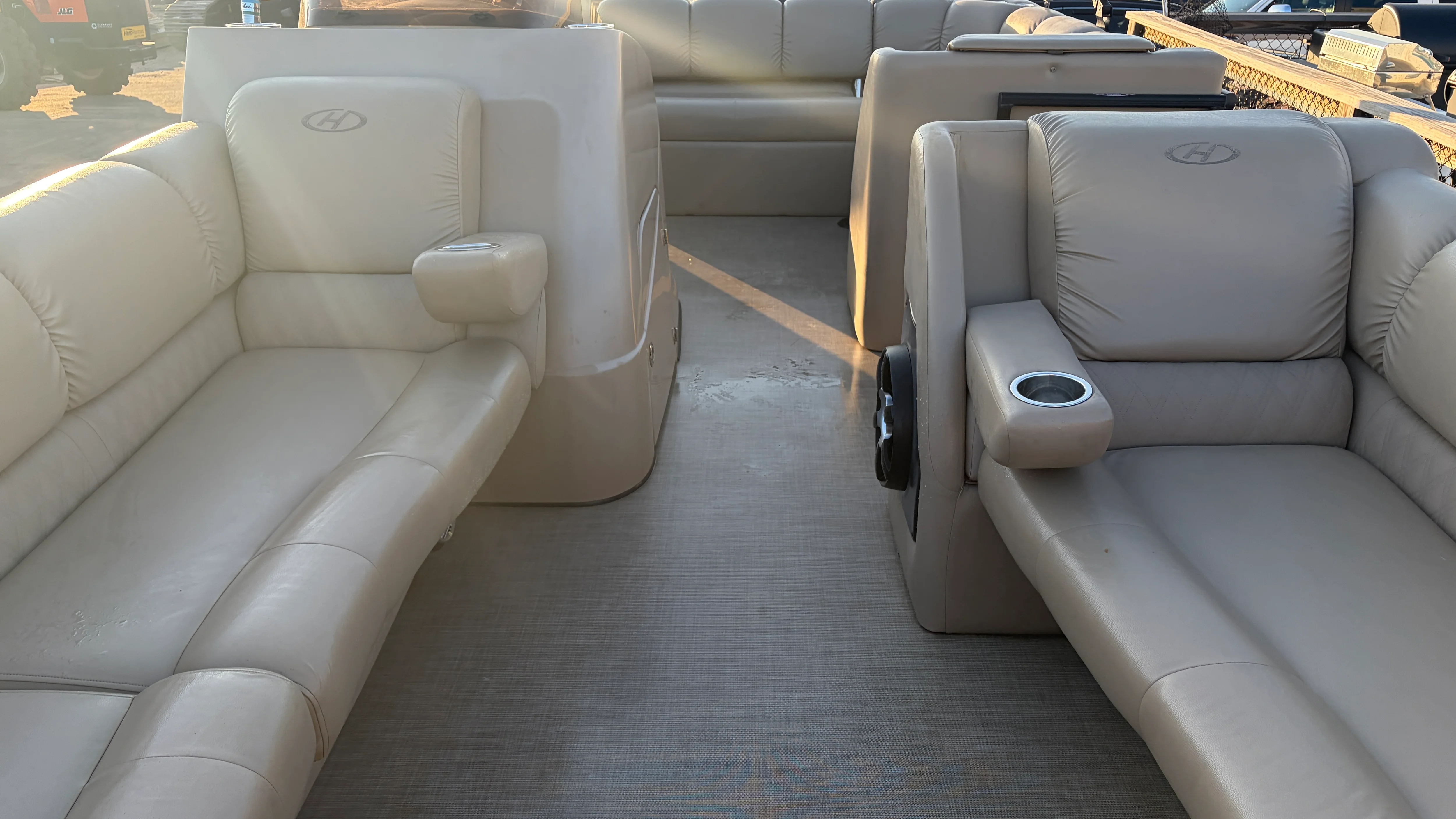 2018 Harris SL240 Image Thumbnail #31