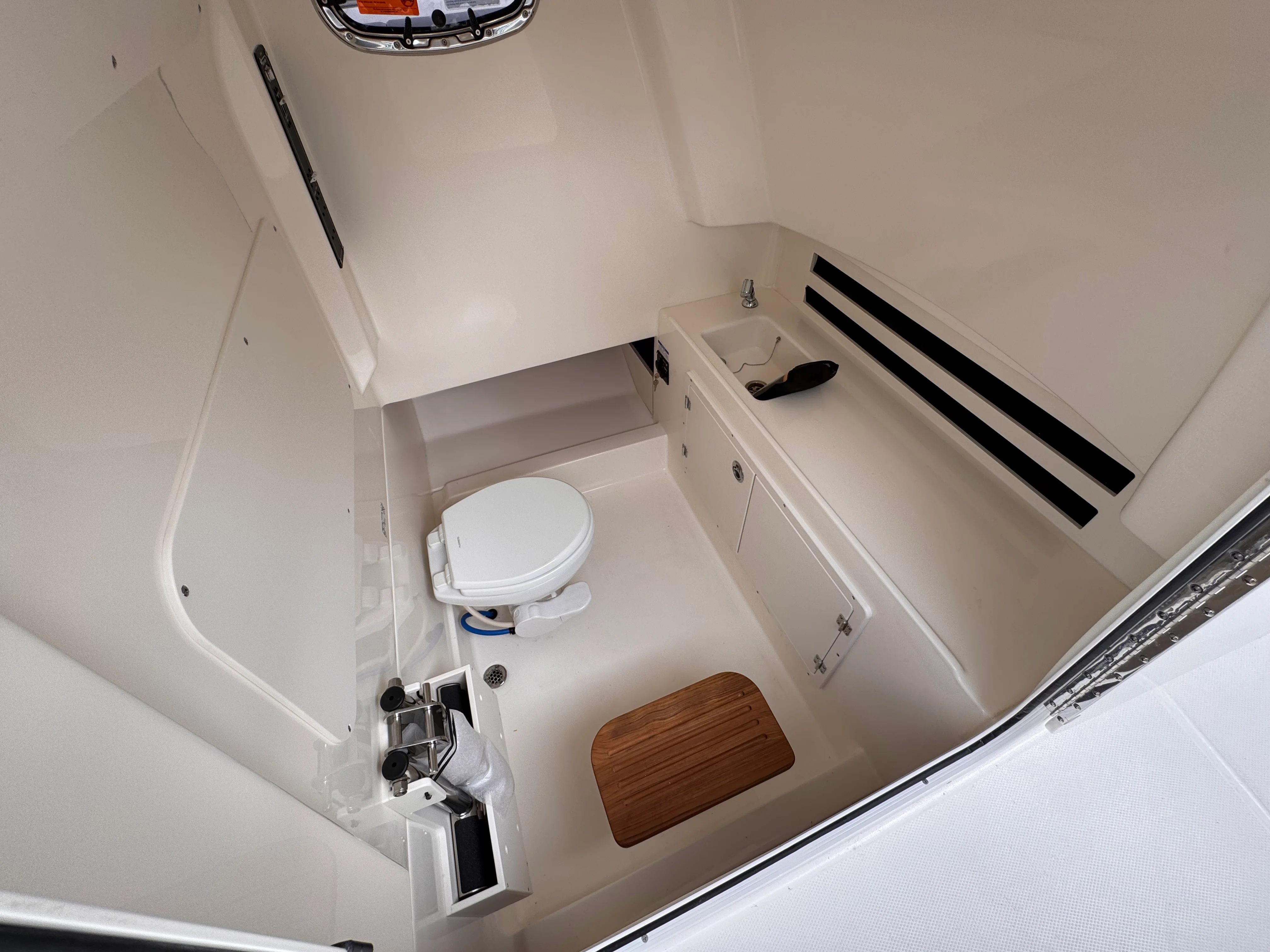 2026 Boston Whaler 330 Outrage Image Thumbnail #32