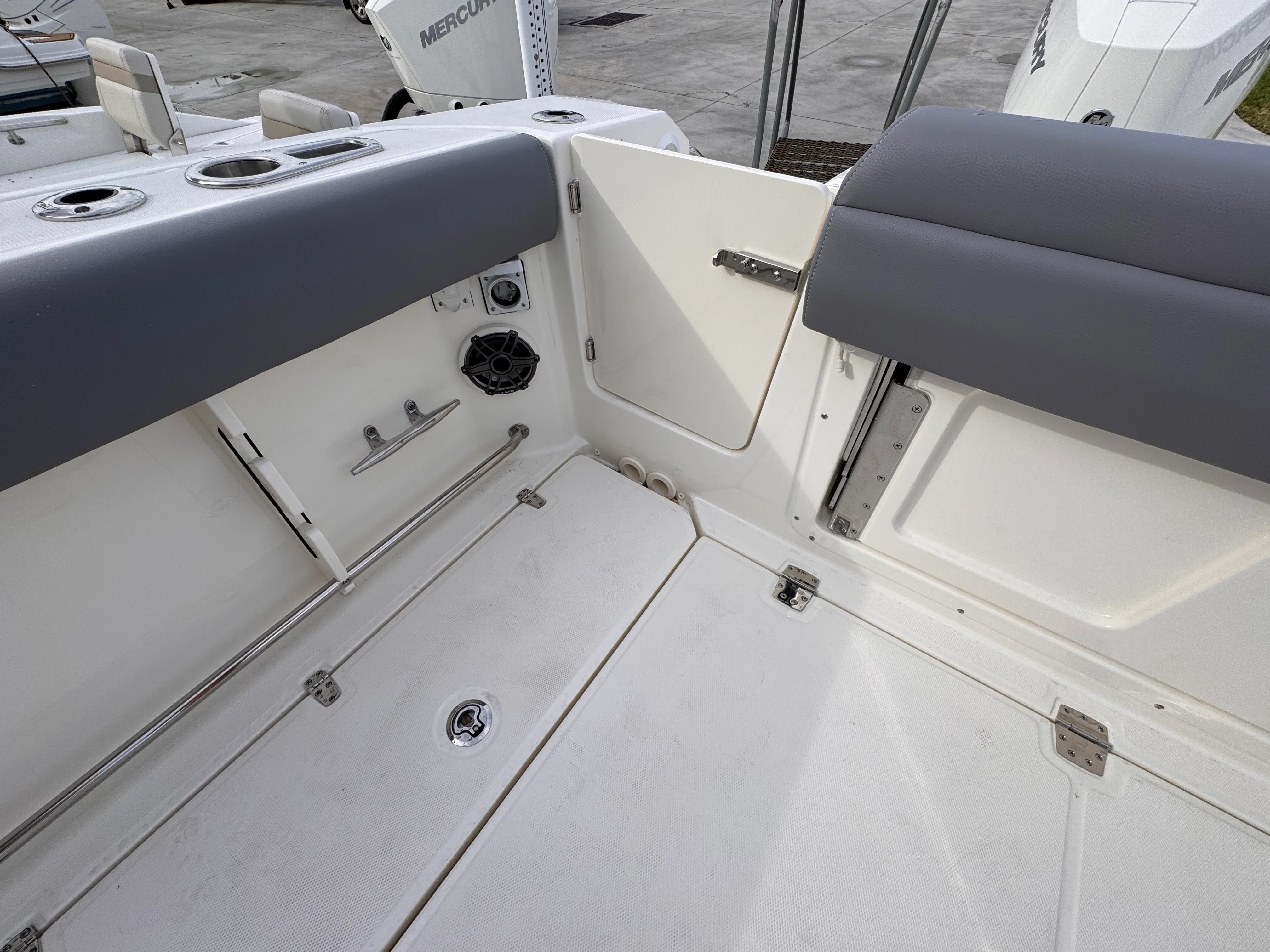 2026 Boston Whaler 330 Outrage Image Thumbnail #7