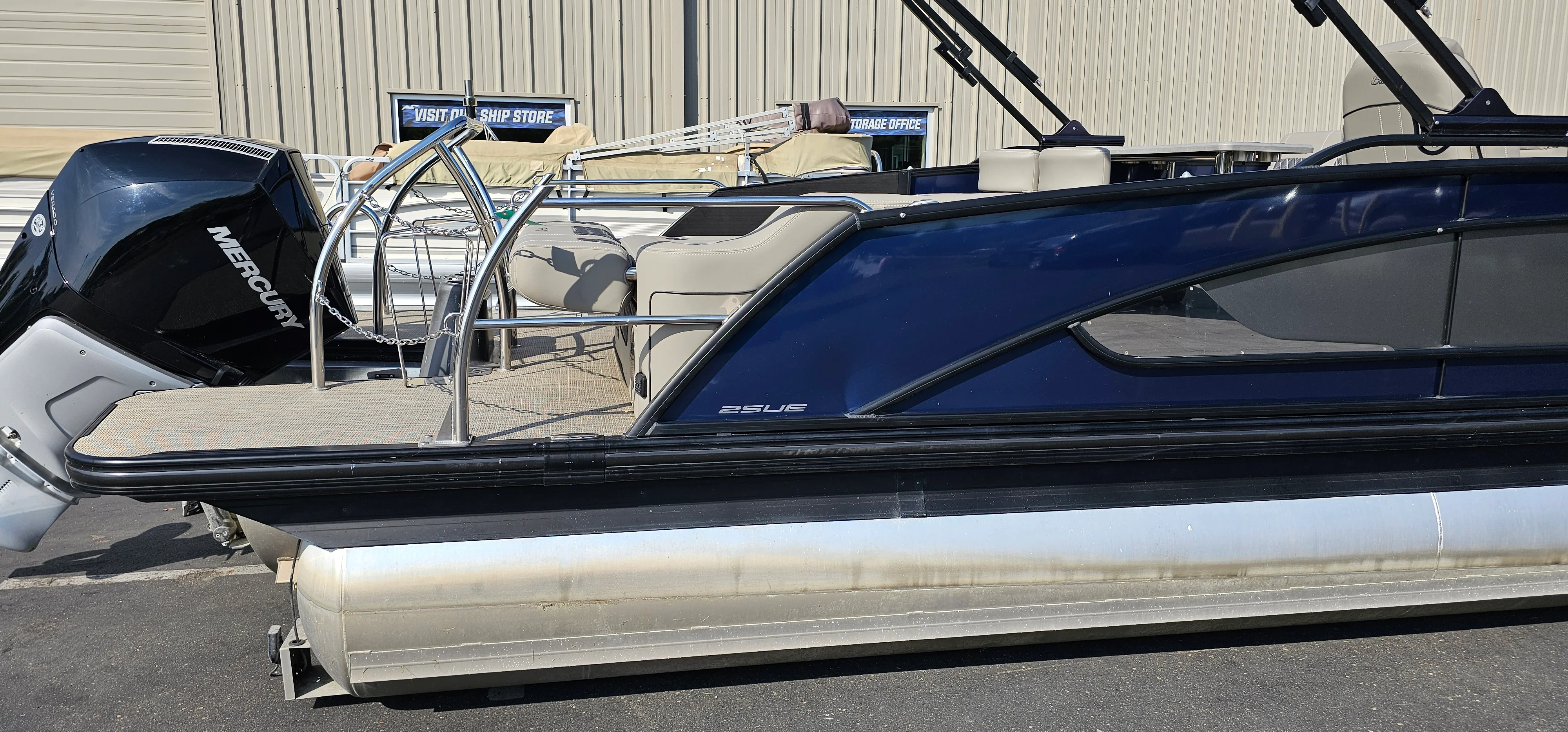 2022 Barletta LUSSO 25UETT Image Thumbnail #8