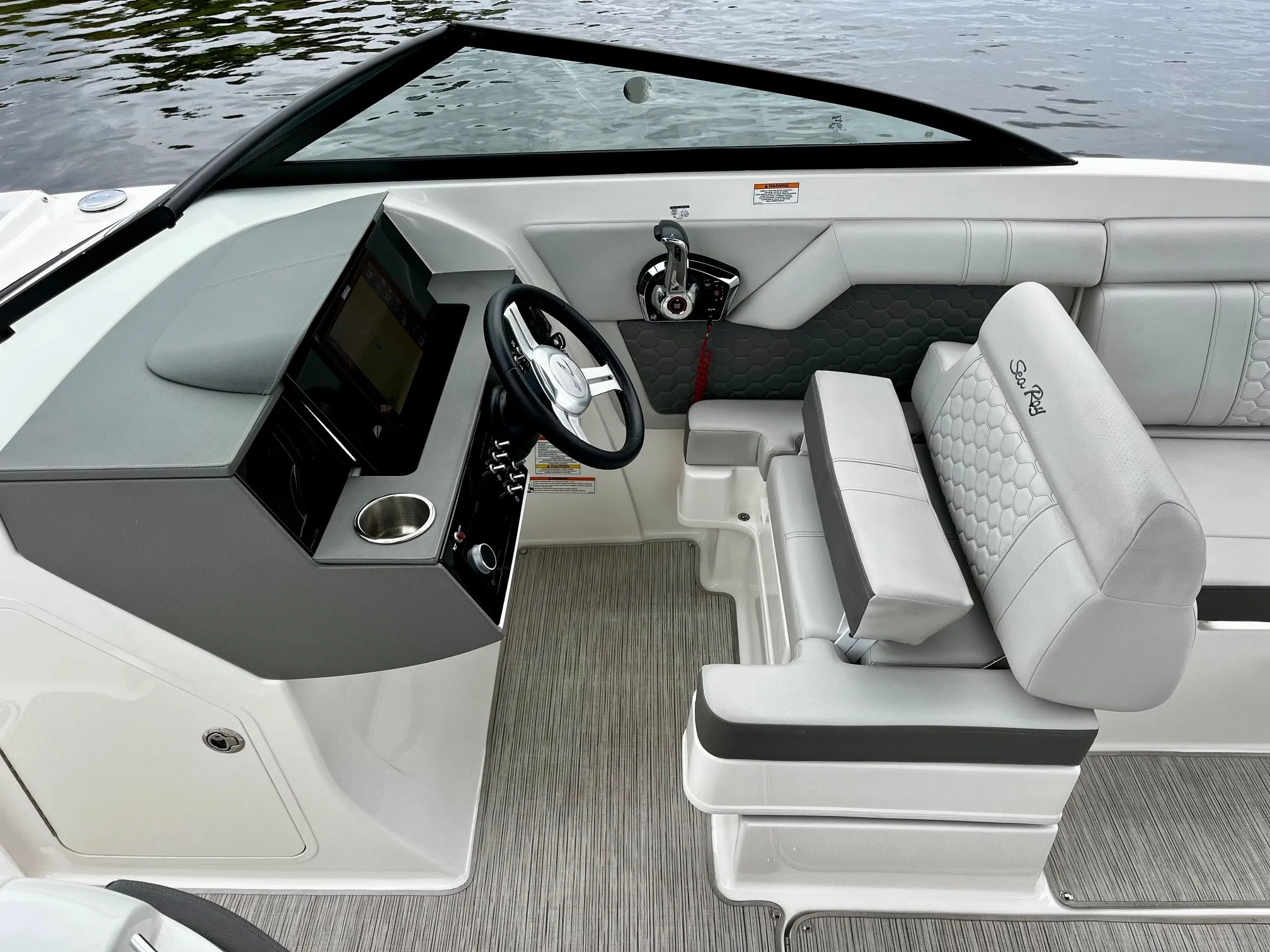 2024 Sea Ray 270 SDX OUTBOARD Image Thumbnail #11