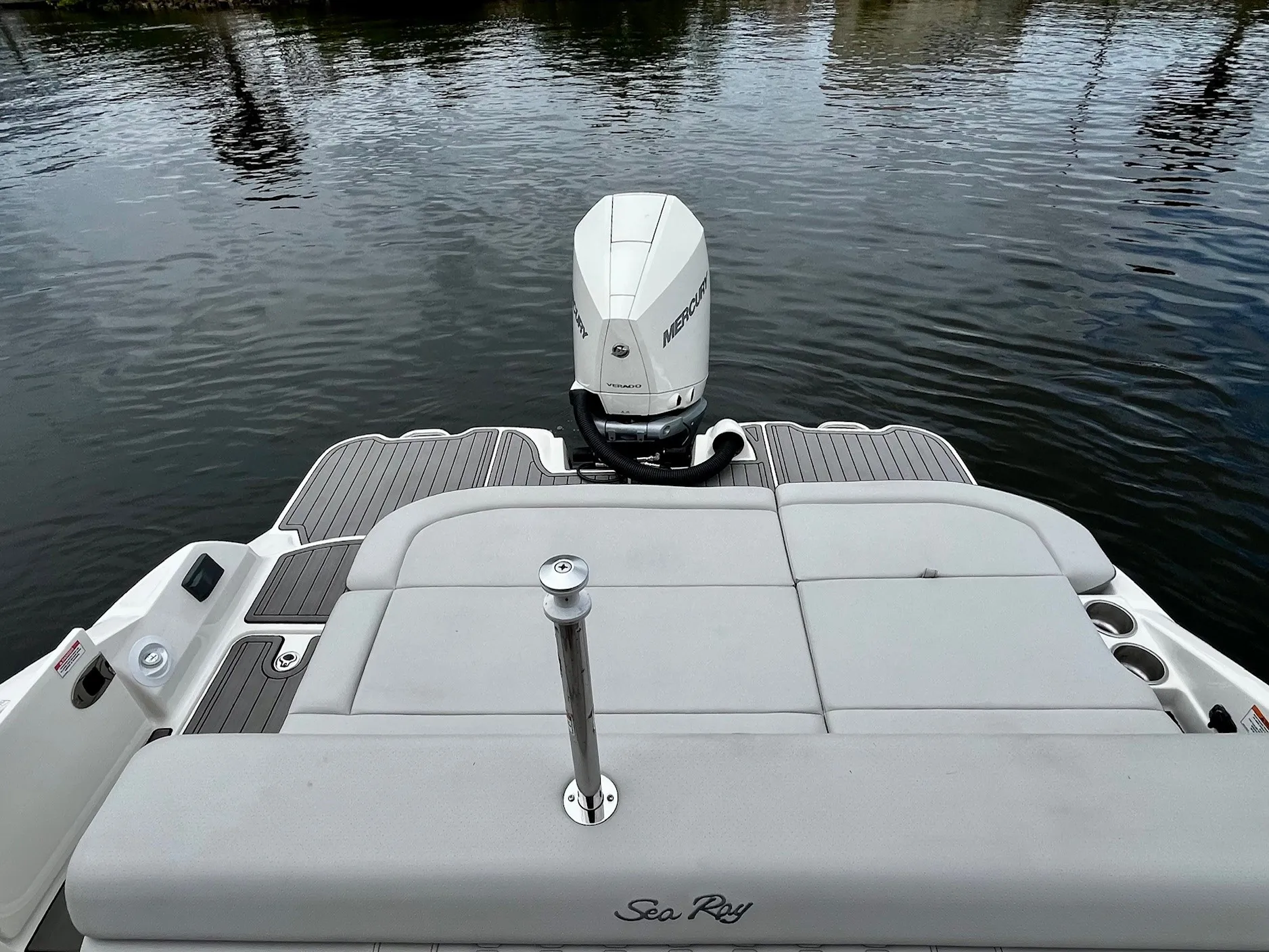 2024 Sea Ray 270 SDX OUTBOARD Image Thumbnail #13